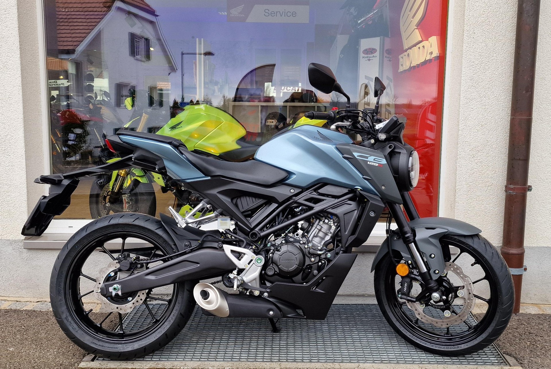 HONDA CB 125 R - 2026-showroom-element-3
