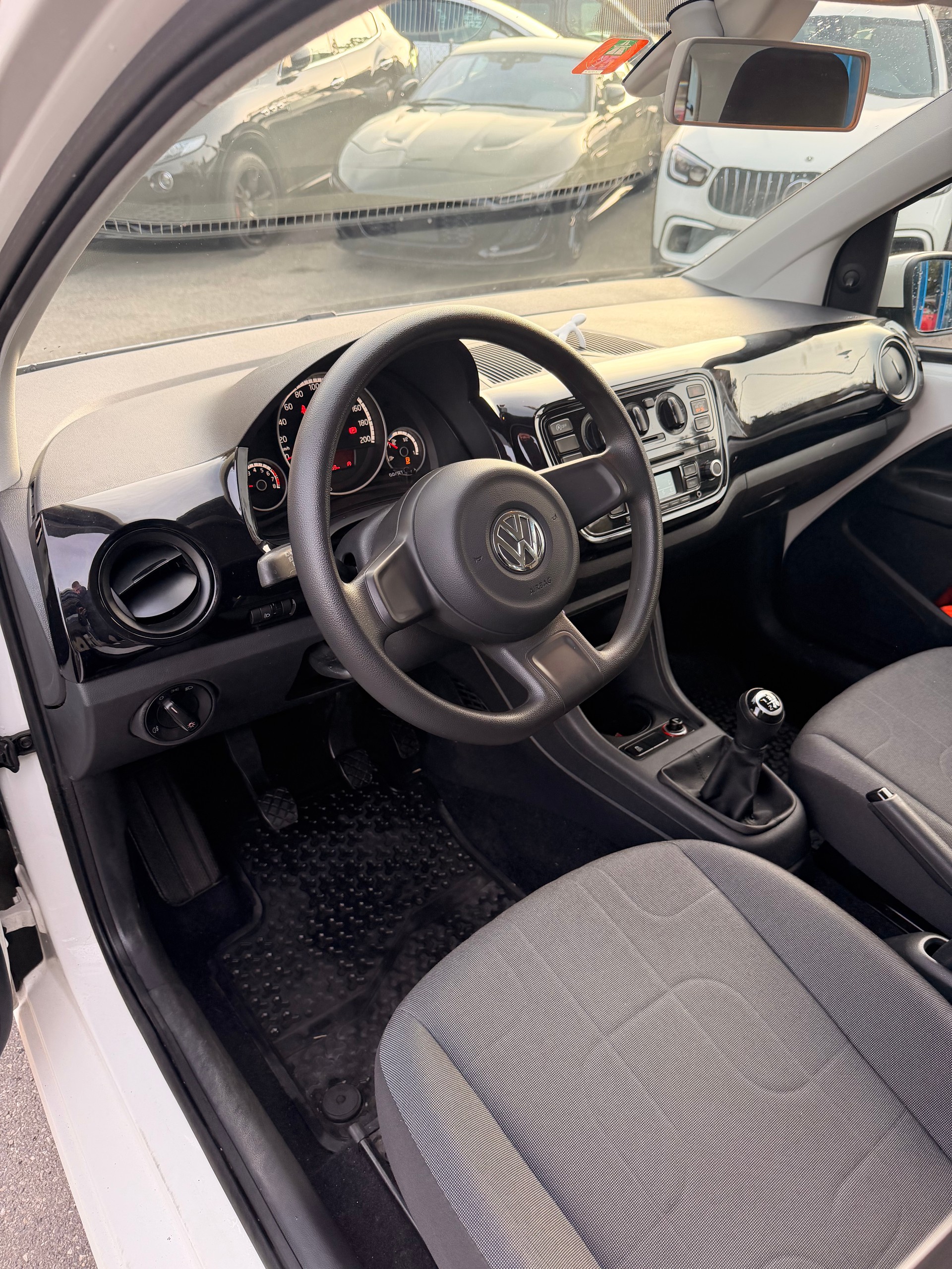 VW Up 1.0 BMT EcoFuel move up-image-6