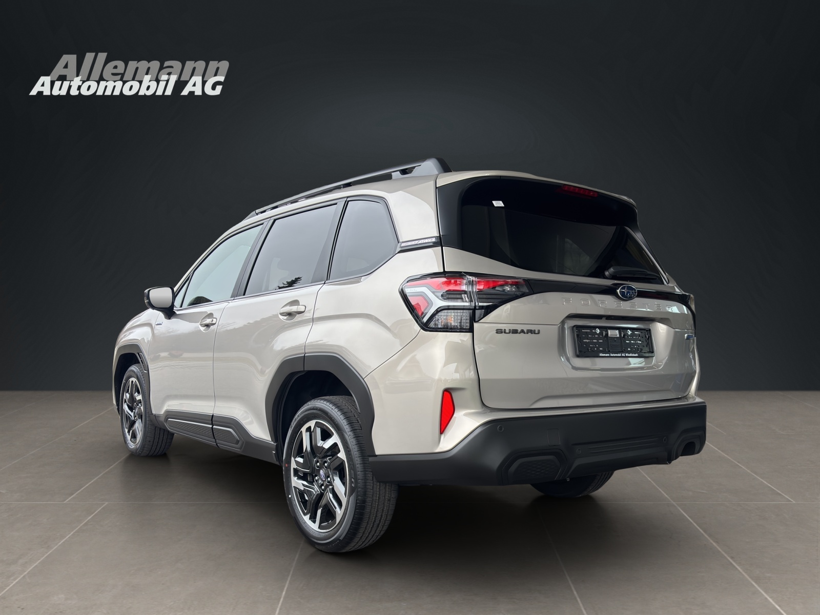 SUBARU Forester Station 2.0i e-Boxer Swiss Plus-image-2