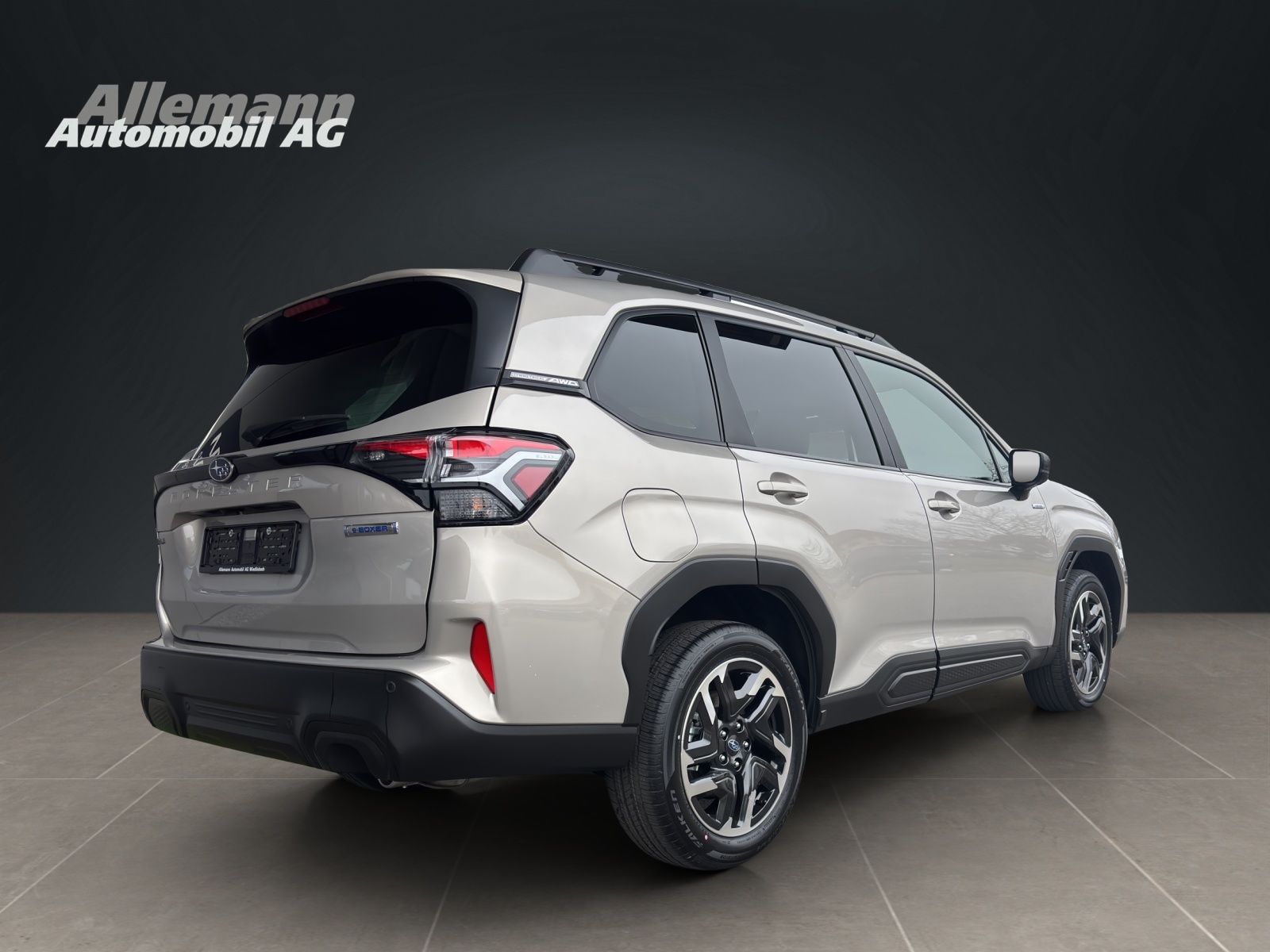 SUBARU Forester Station 2.0i e-Boxer Swiss Plus-image-3