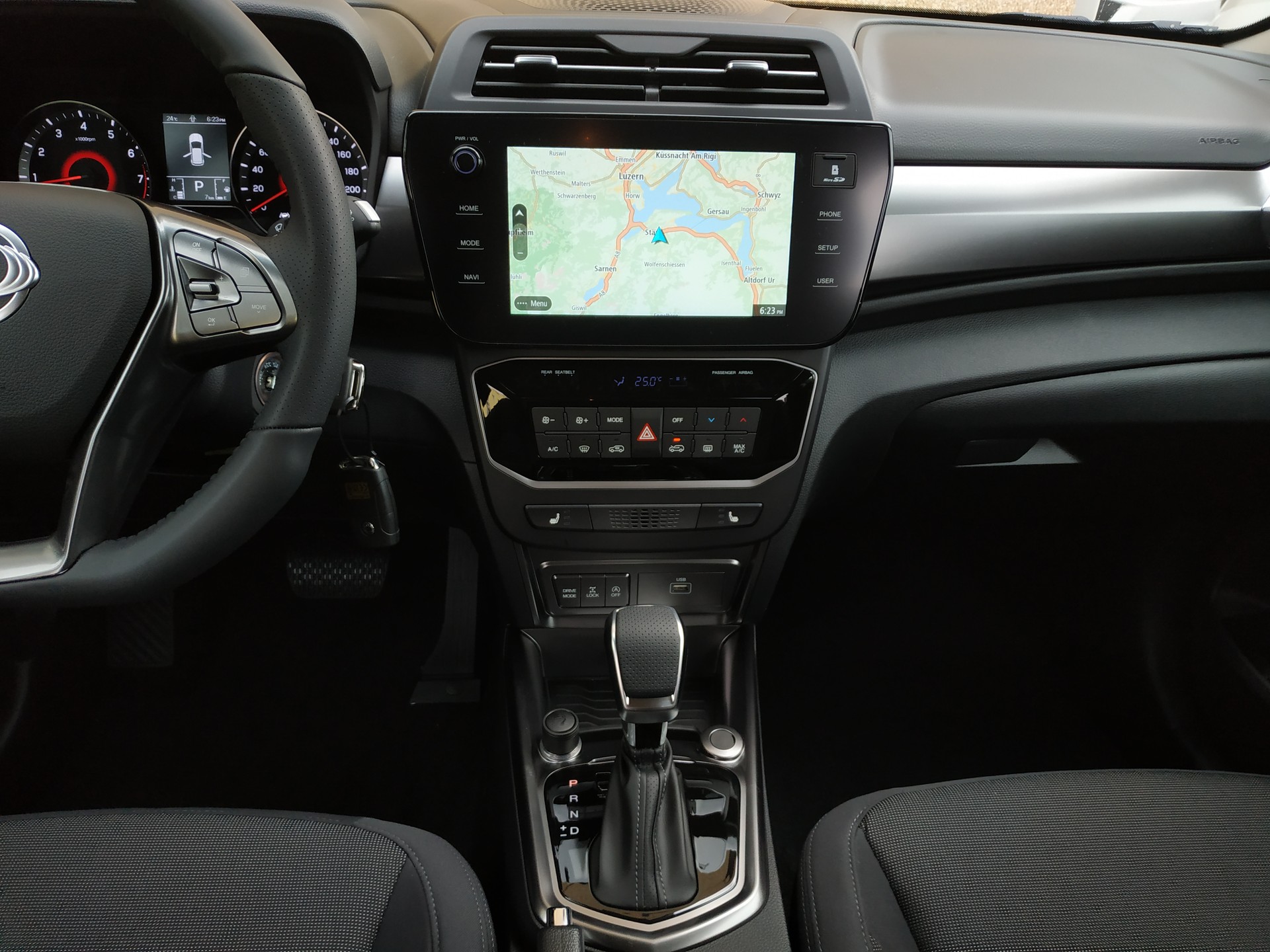 KGM-SsangYong Tivoli 1.5 T GDI Steel 4WD Automat-image-12