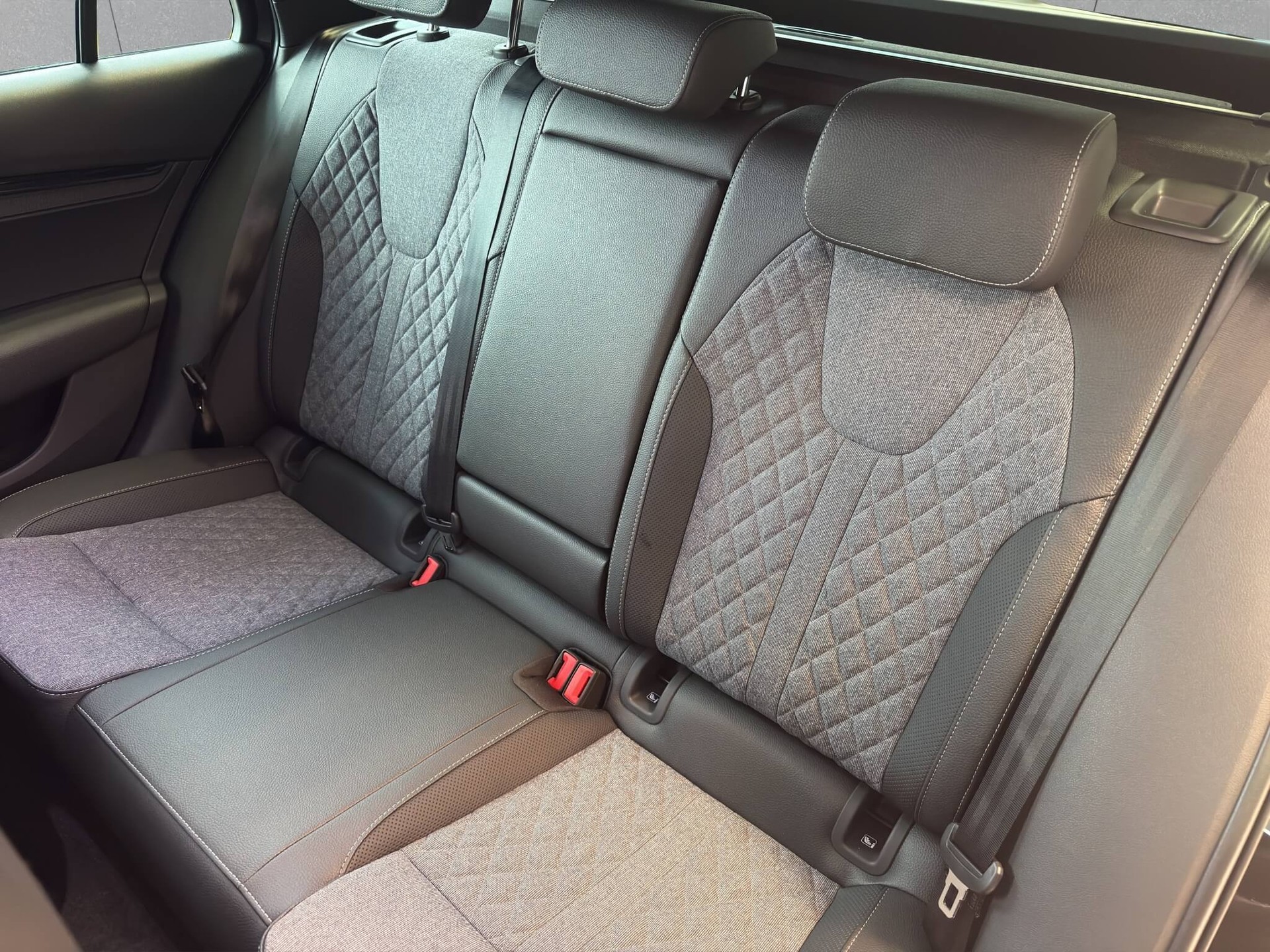SKODA Octavia Combi 1.5 TSI mHEV DSG Dynamic-image-7