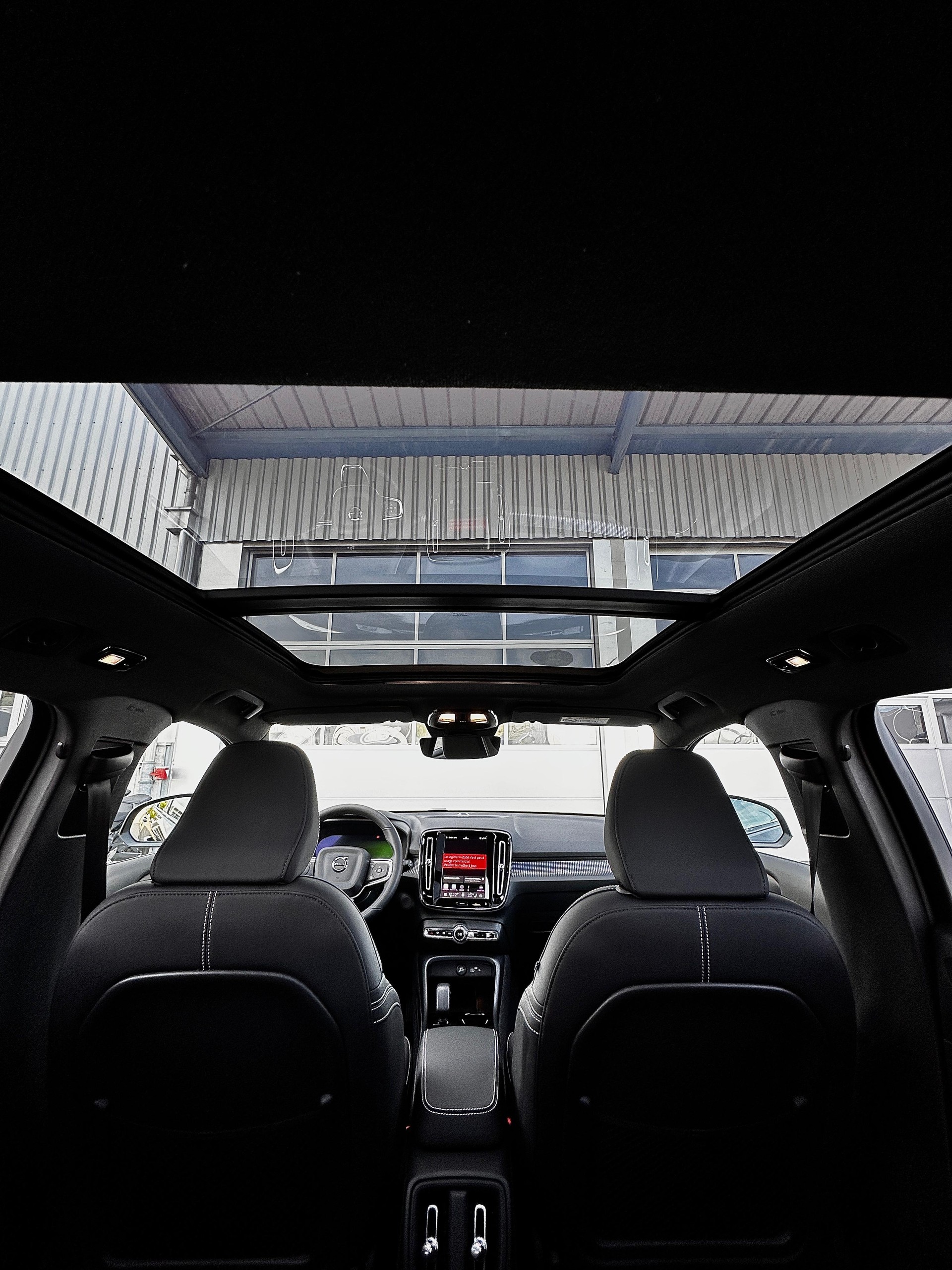 VOLVO EX40 Twin Black Edition AWD-image-13
