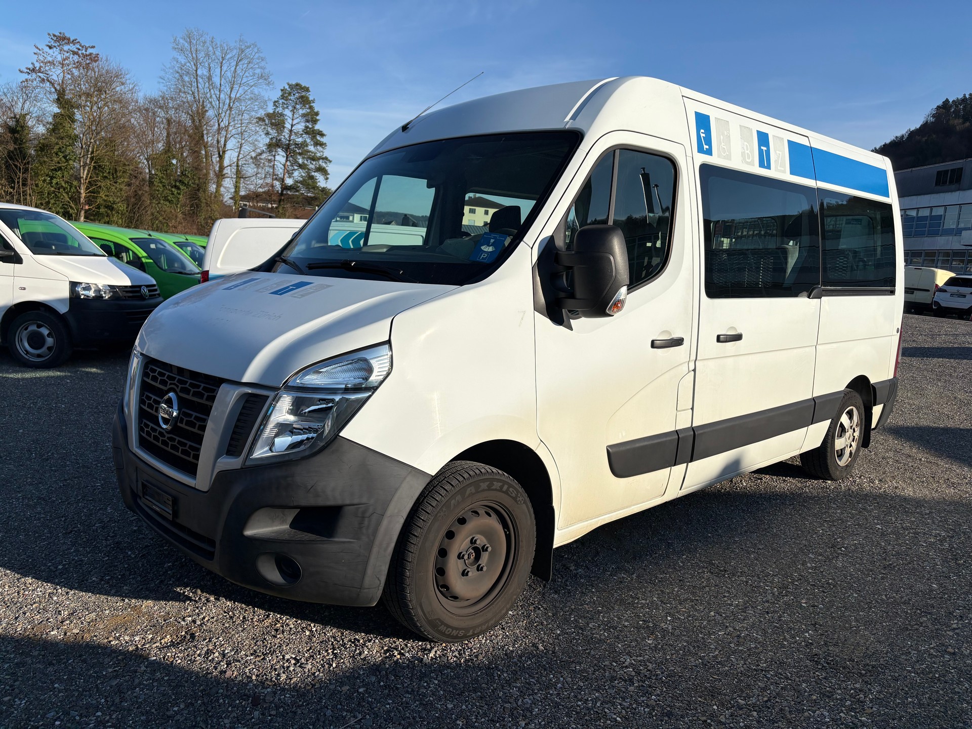 NISSAN NV400 F35.17 L2H2 FWD Comfort 4 Plätze für Rollstühle bewilligt-image-1