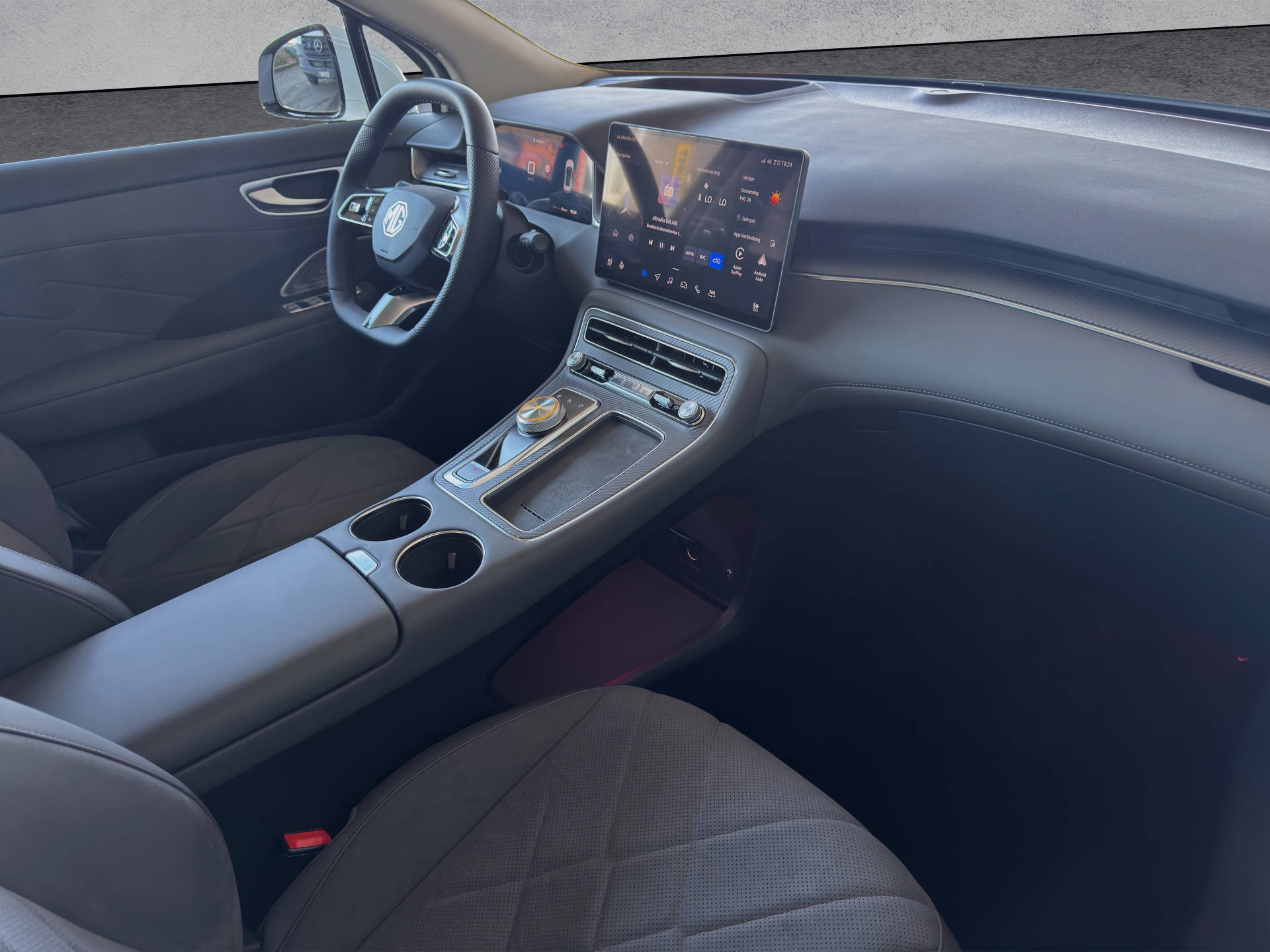 MG S6 EV 77 kWh Luxury 4WD-image-13