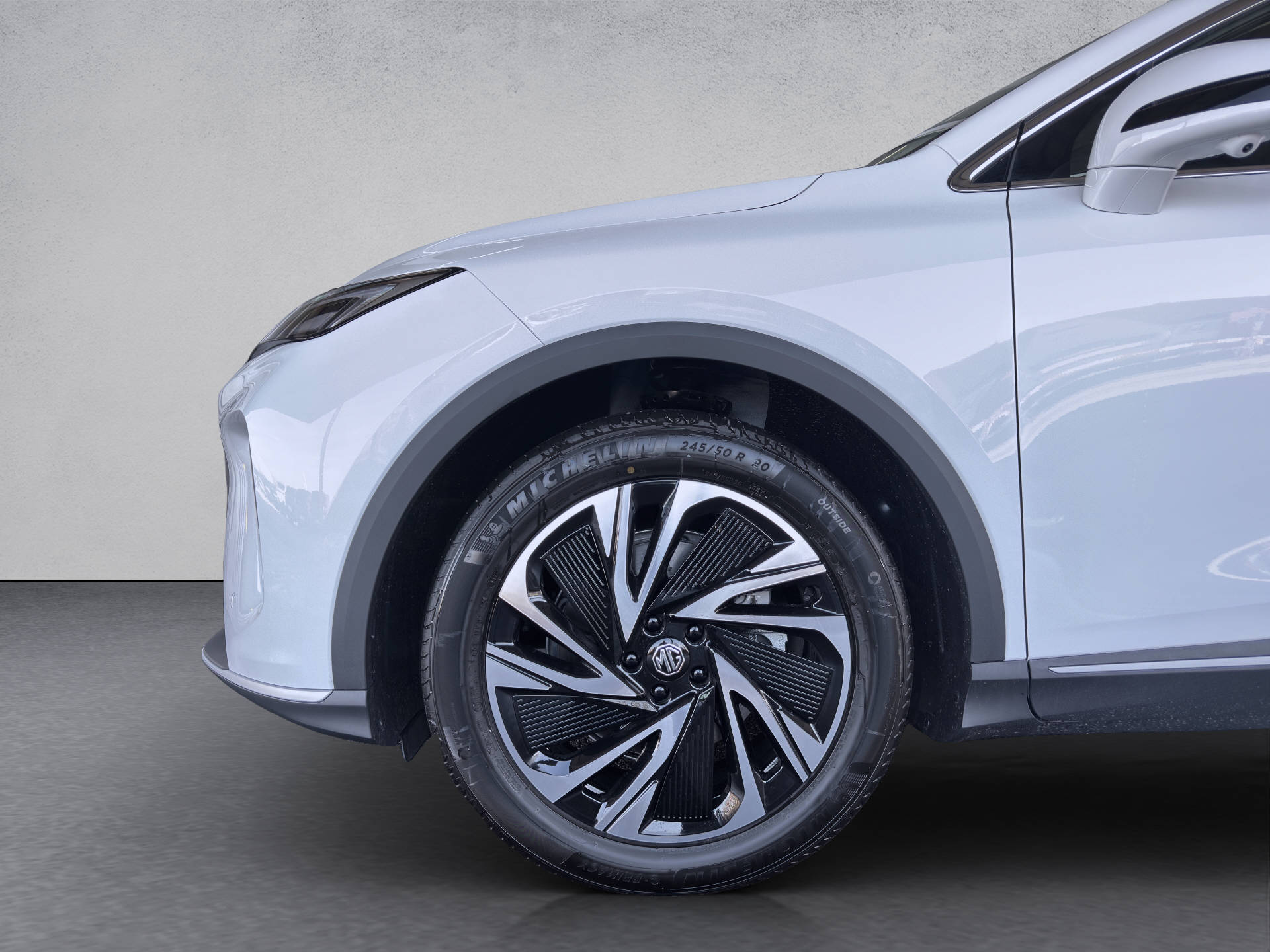 MG S6 EV 77 kWh Luxury 4WD-image-2