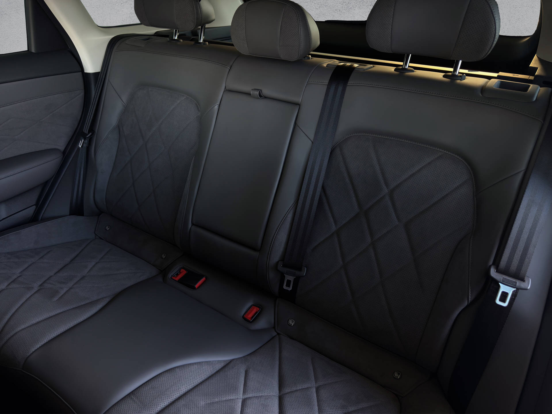 MG S6 EV 77 kWh Luxury 4WD-image-10