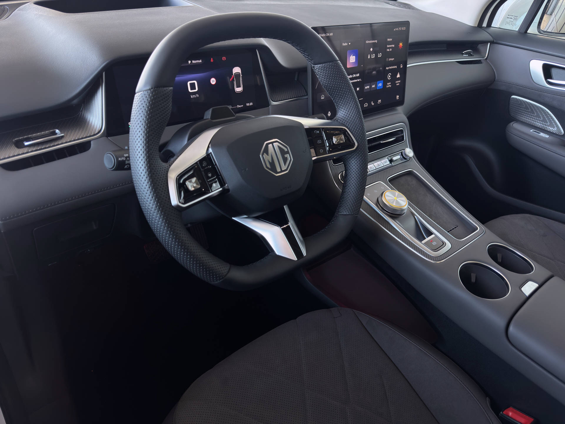 MG S6 EV 77 kWh Luxury 4WD-image-12