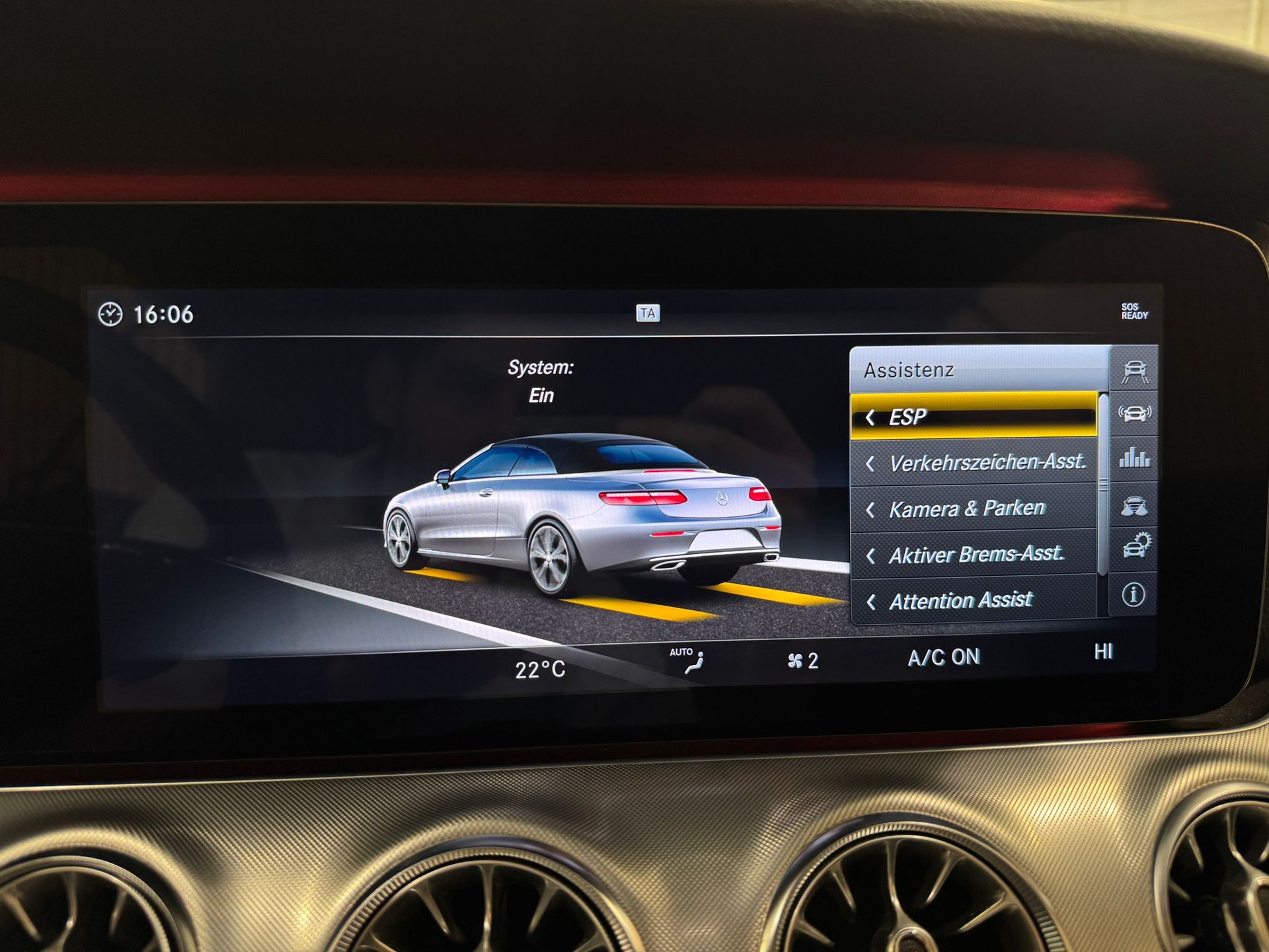 MERCEDES-BENZ E 220 d Cabriolet AMG Line 9G-Tronic-image-17