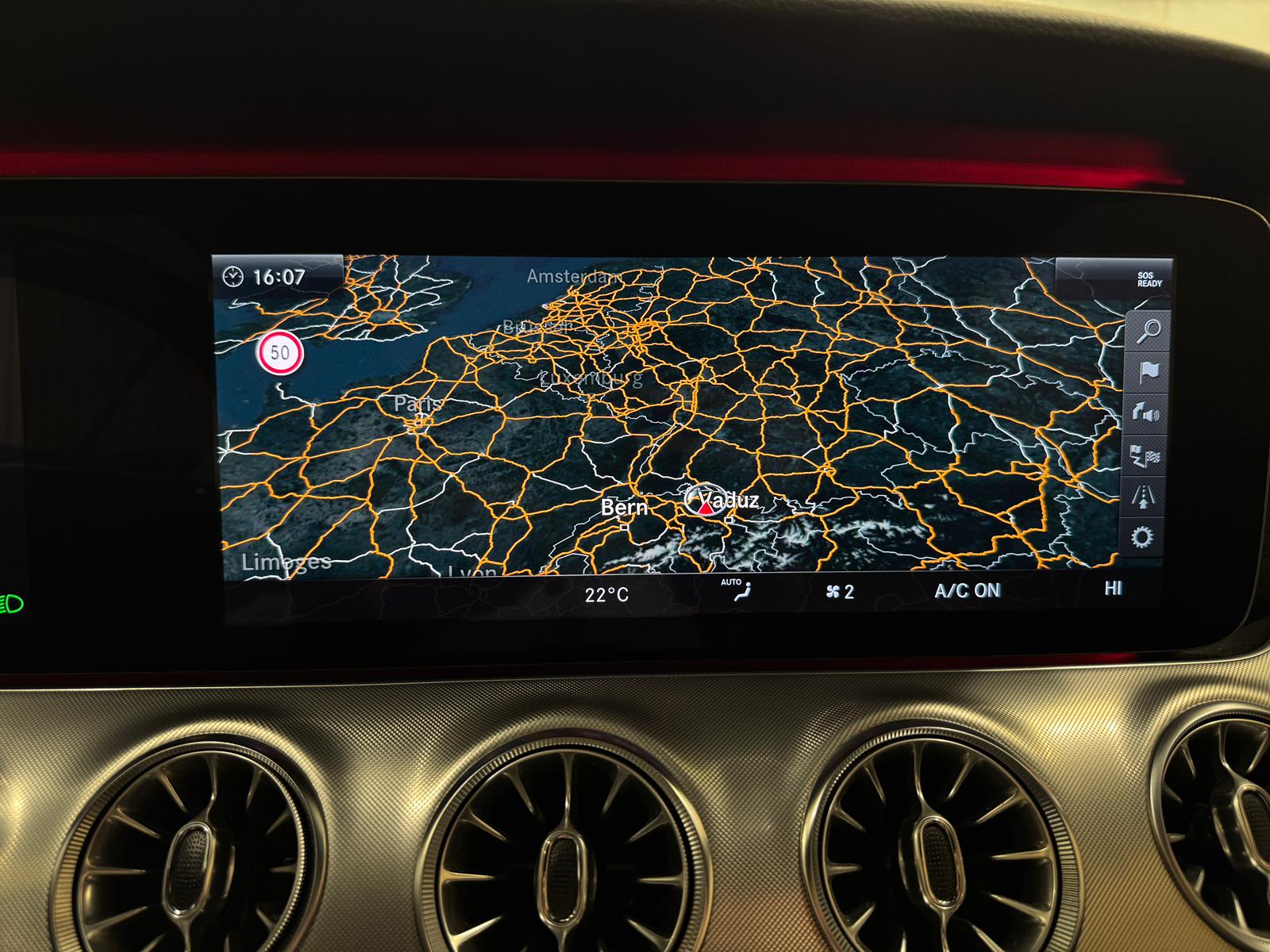MERCEDES-BENZ E 220 d Cabriolet AMG Line 9G-Tronic-image-21