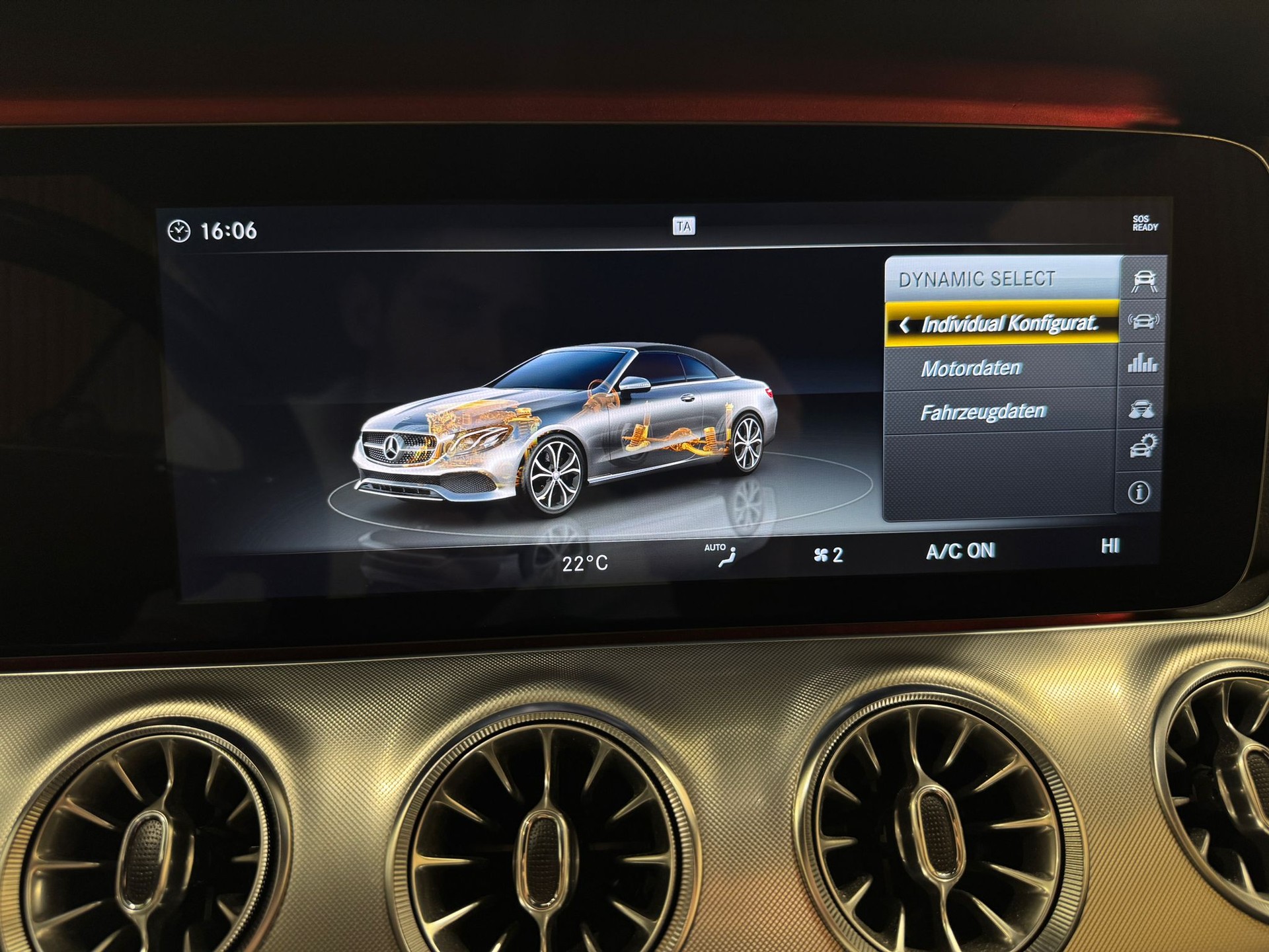 MERCEDES-BENZ E 220 d Cabriolet AMG Line 9G-Tronic-image-19