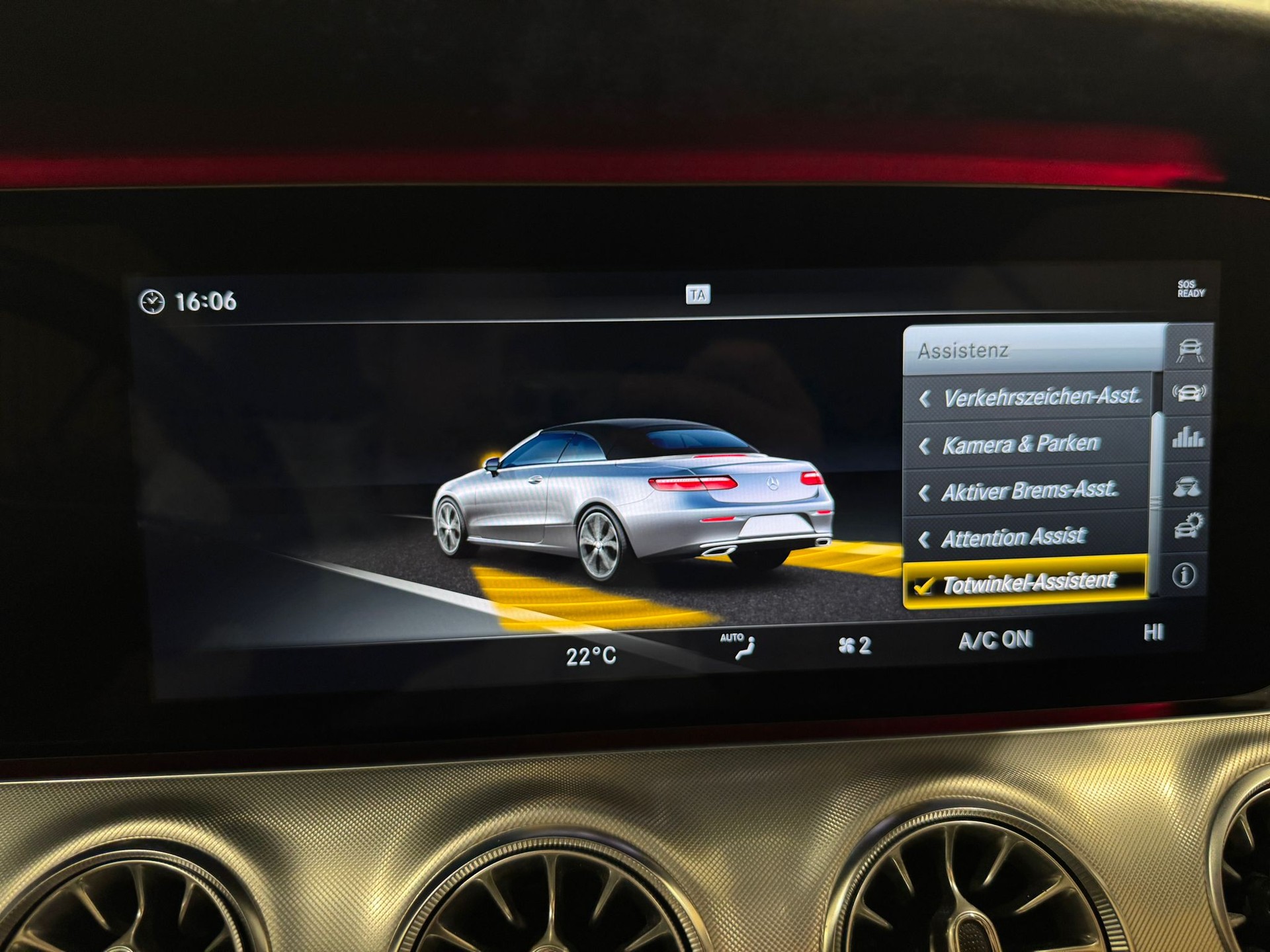 MERCEDES-BENZ E 220 d Cabriolet AMG Line 9G-Tronic-image-18