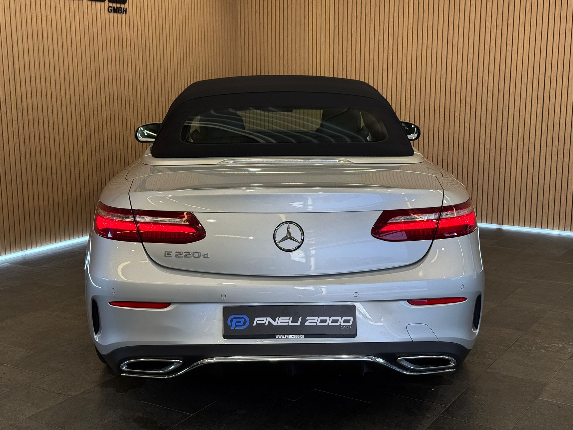 MERCEDES-BENZ E 220 d Cabriolet AMG Line 9G-Tronic-image-6
