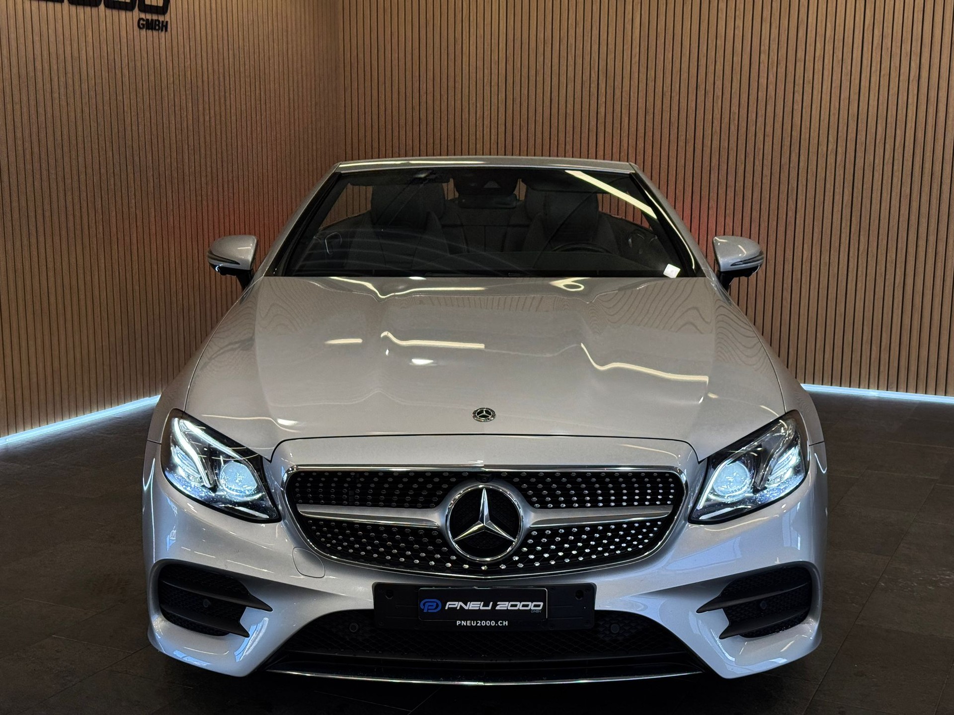 MERCEDES-BENZ E 220 d Cabriolet AMG Line 9G-Tronic-showroom-element-2