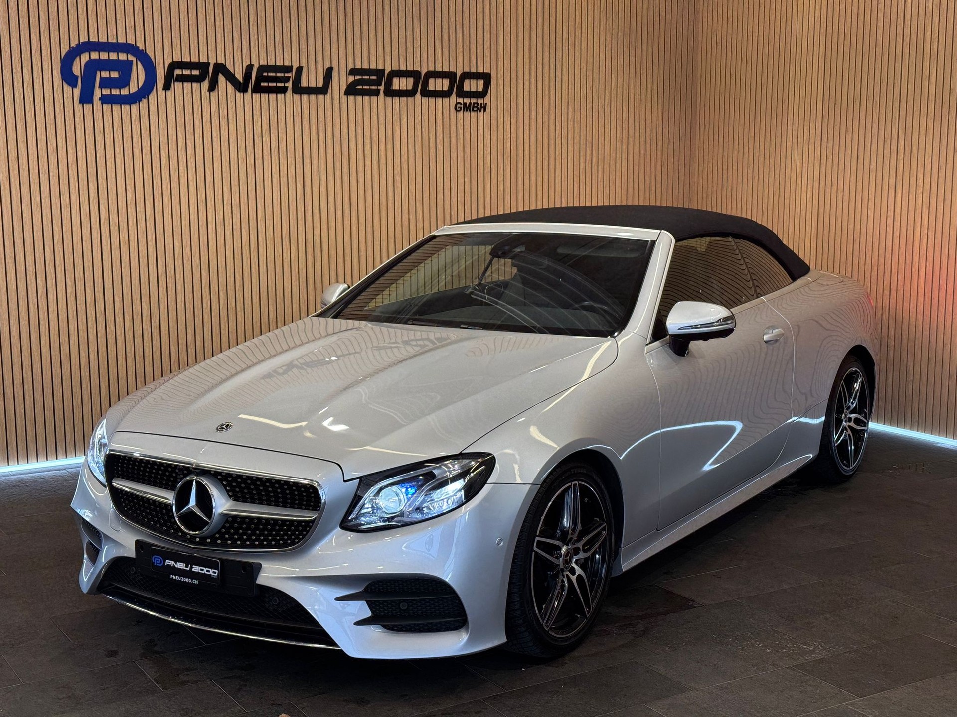MERCEDES-BENZ E 220 d Cabriolet AMG Line 9G-Tronic-showroom-element-1