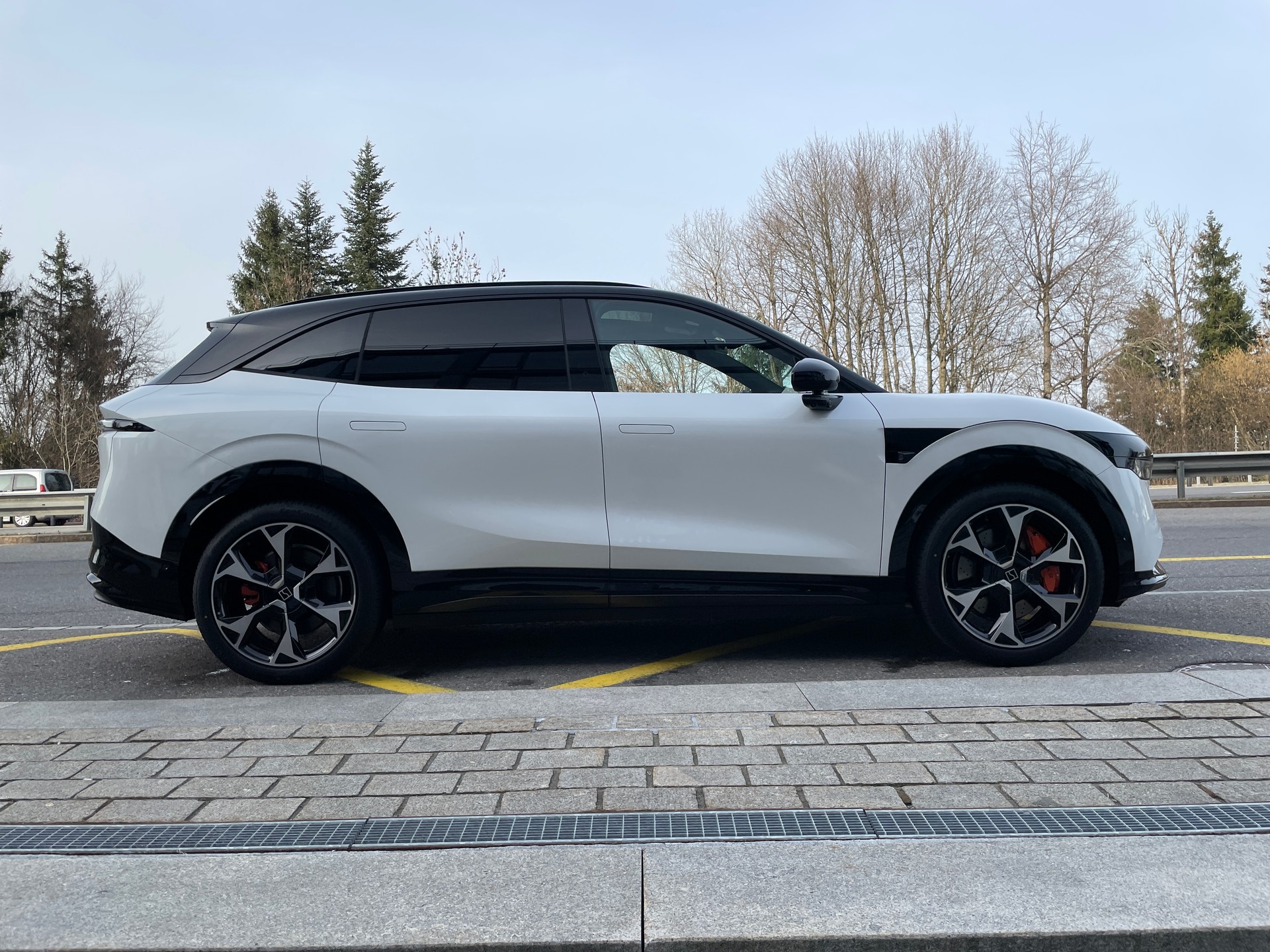 ZEEKR 7X Privilege AWD mit Comfort inkl. Cockpit Paket mit AHK-image-3