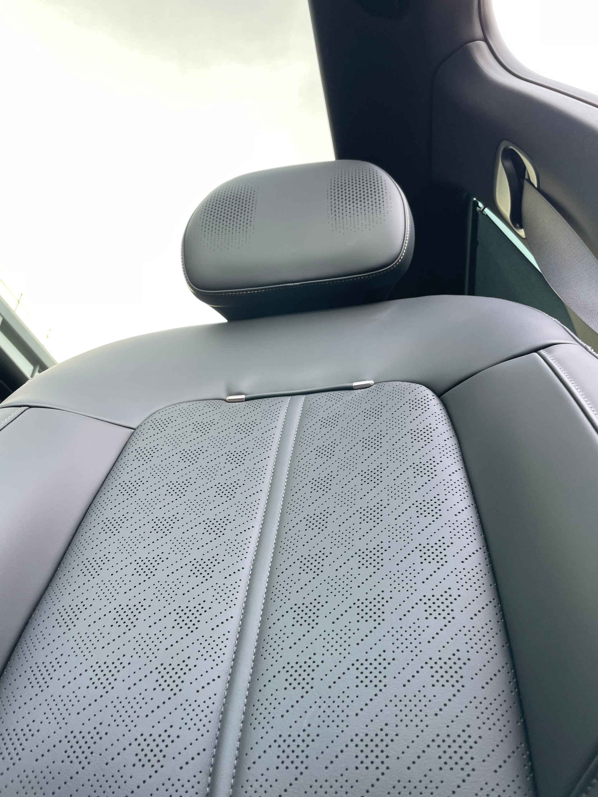ZEEKR 7X Privilege AWD mit Comfort inkl. Cockpit Paket mit AHK-image-14