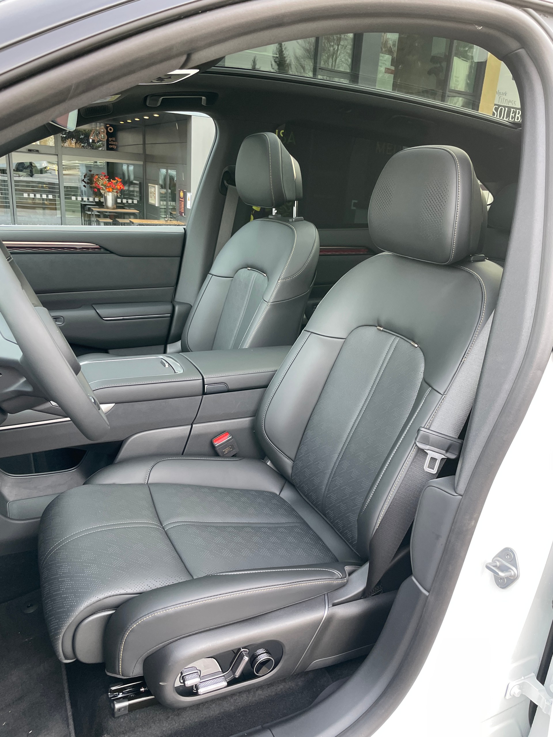 ZEEKR 7X Privilege AWD mit Comfort inkl. Cockpit Paket mit AHK-image-15