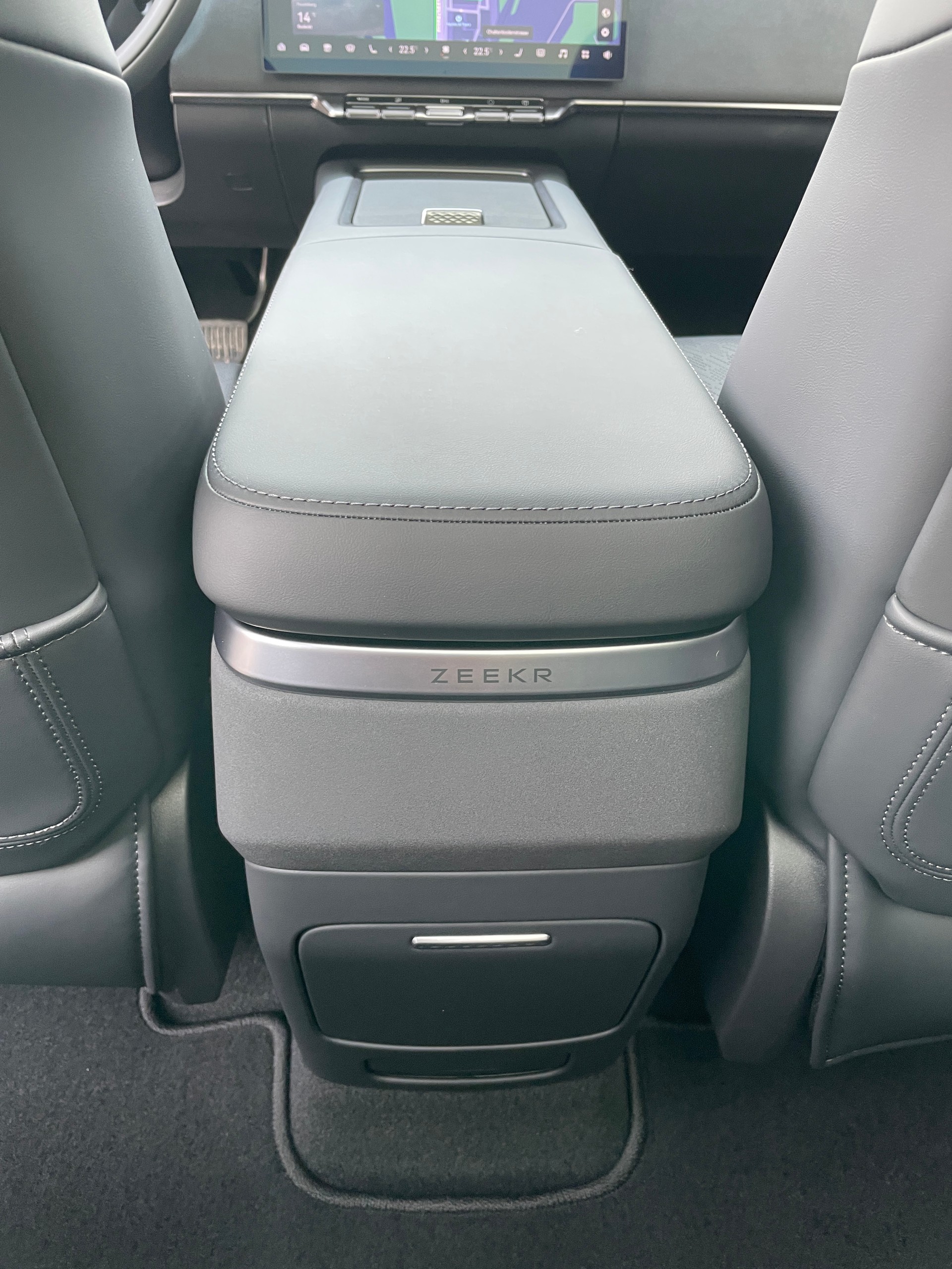 ZEEKR 7X Privilege AWD mit Comfort inkl. Cockpit Paket mit AHK-image-18