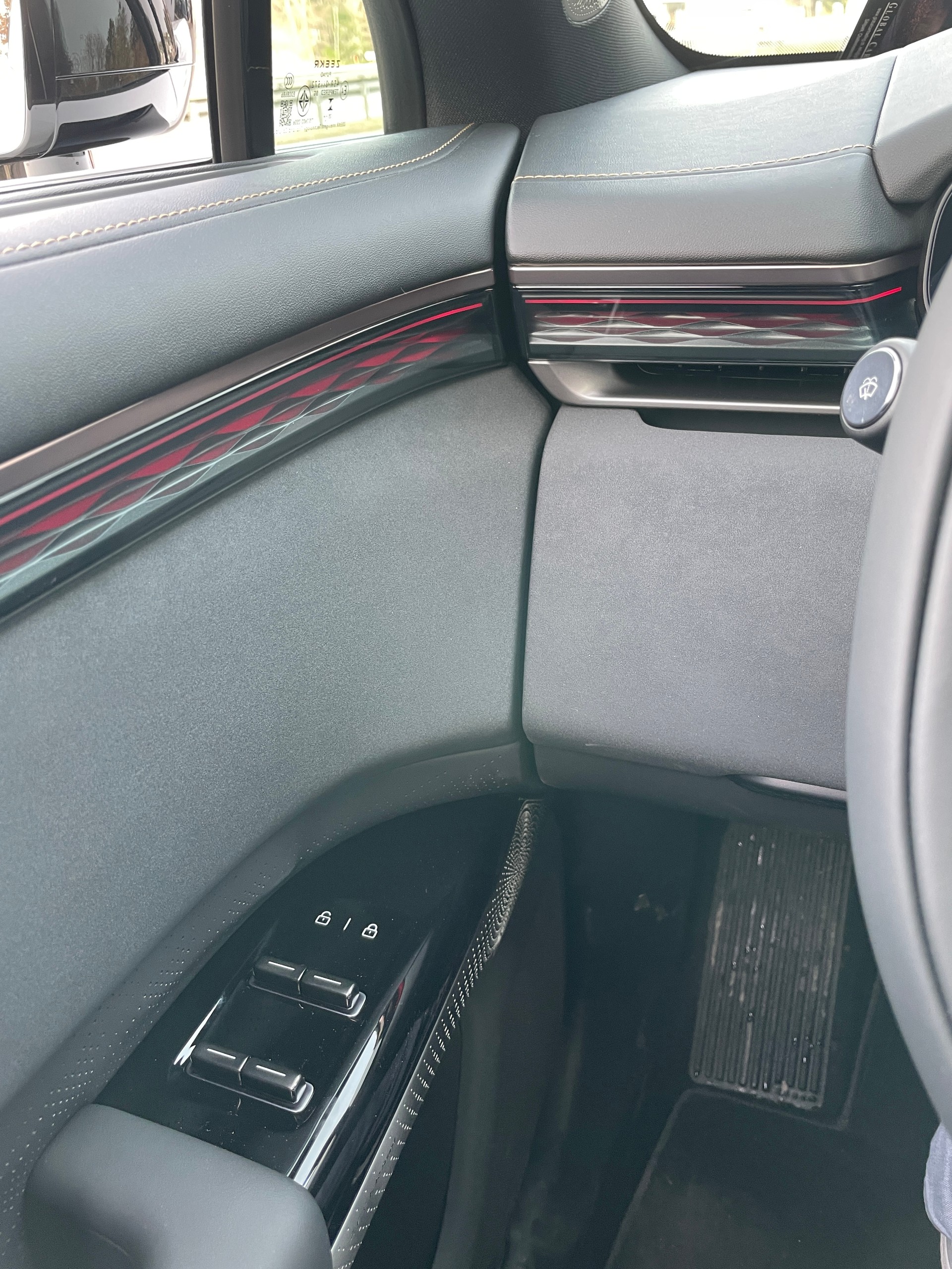 ZEEKR 7X Privilege AWD mit Comfort inkl. Cockpit Paket mit AHK-image-23