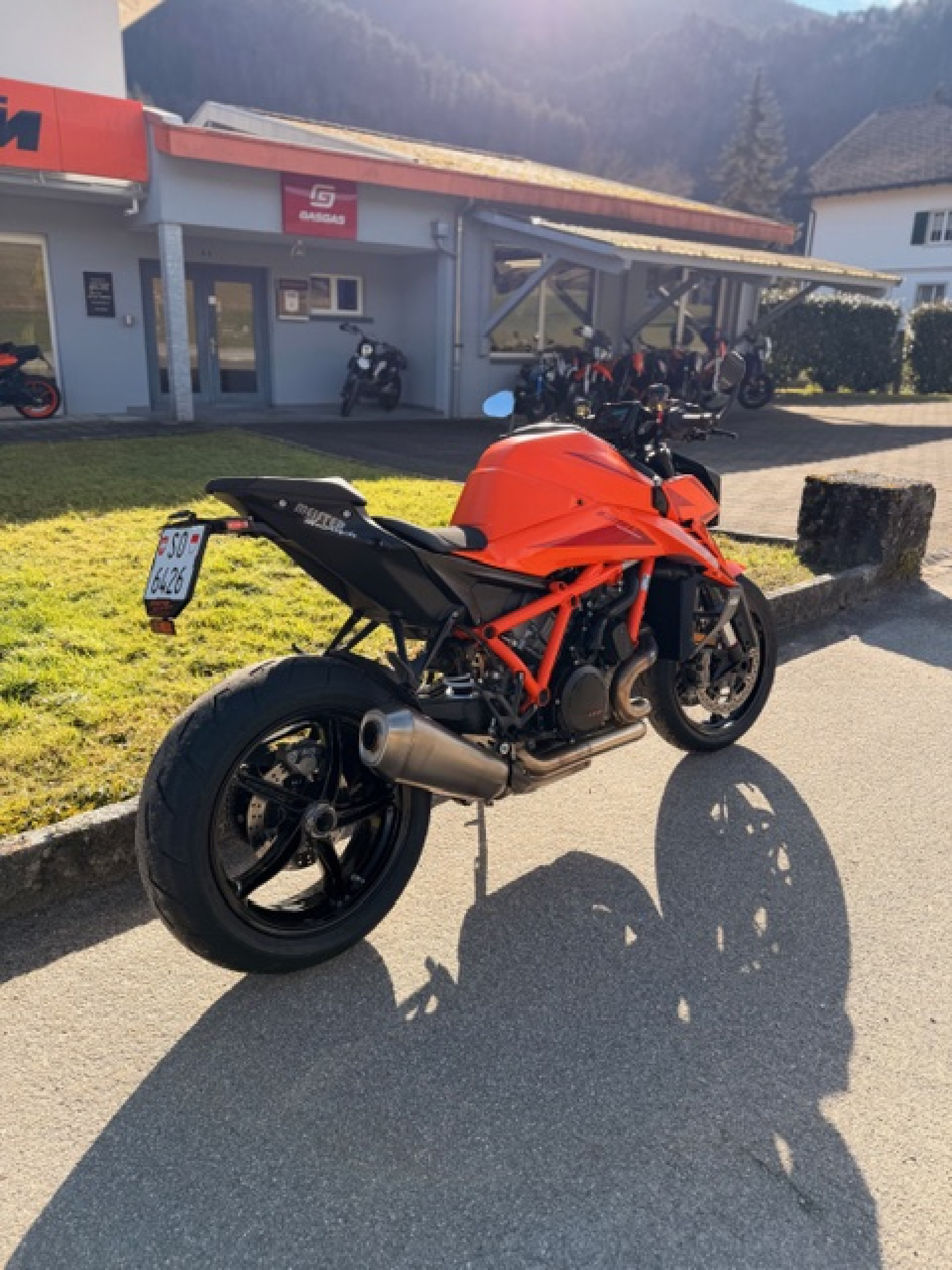 KTM 1390 Super Duke R Evo-image-2