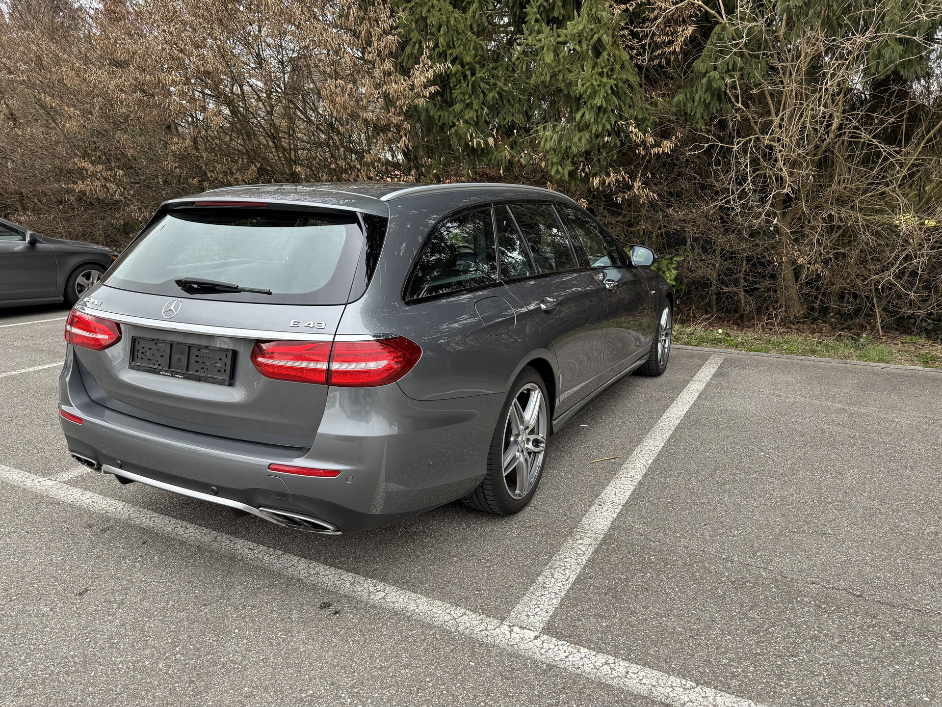 MERCEDES-BENZ E 43 AMG 4 Matic 9G-Tronic-image-4