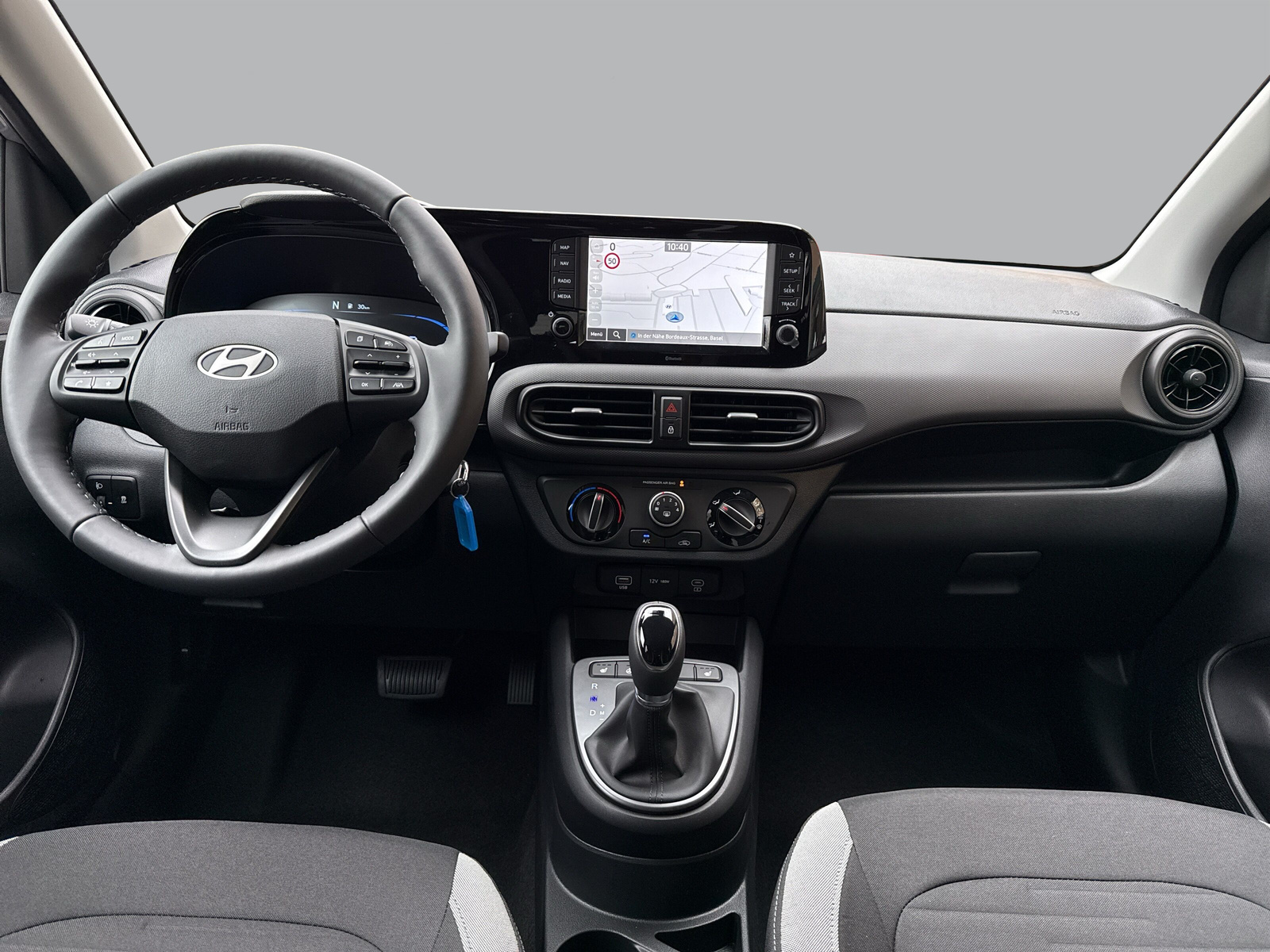 HYUNDAI i10 1.2 Amplia Aut.-image-9
