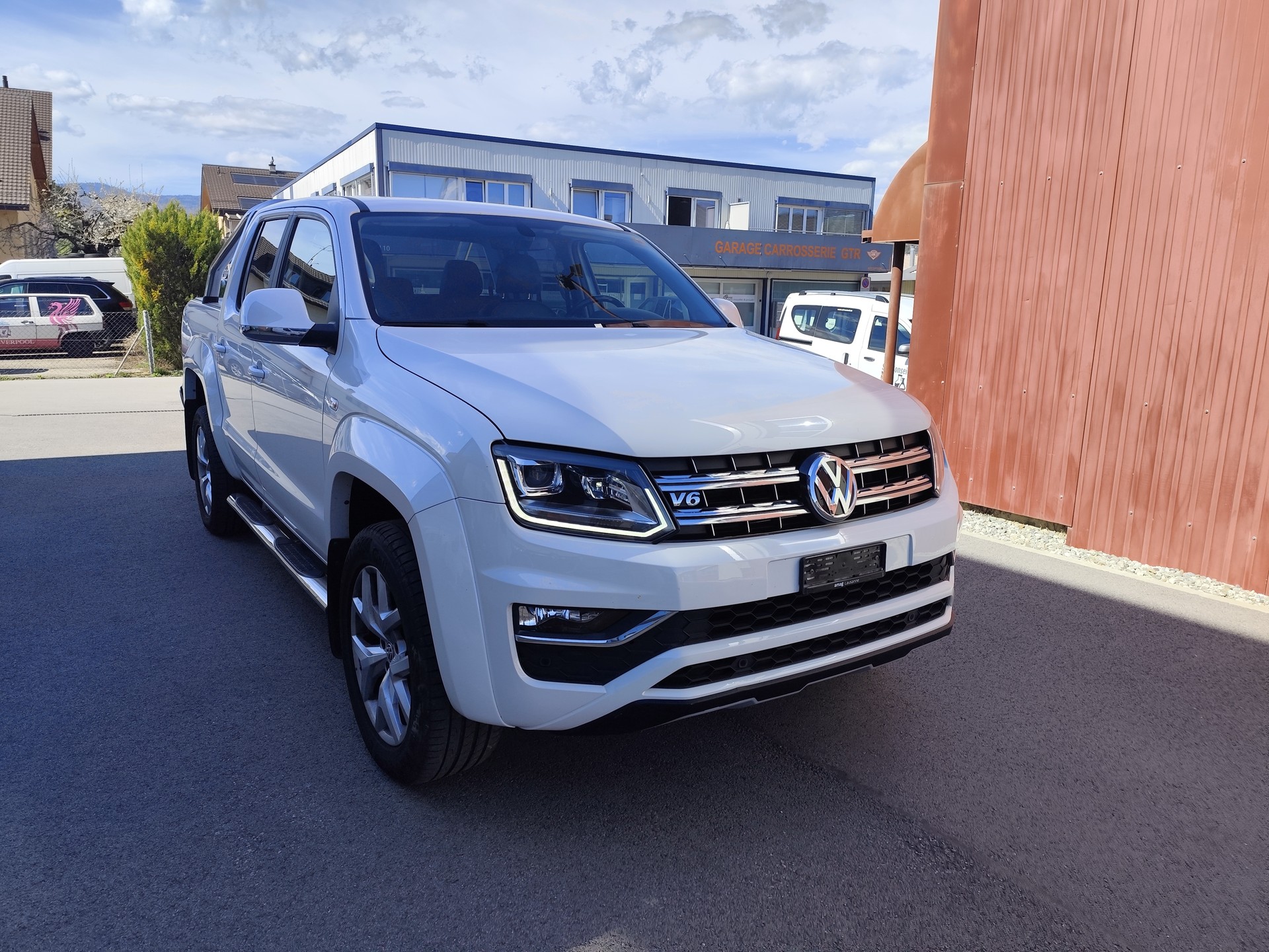 VW Amarok 3.0TDI Crossline 4Motion Automatic-image-1