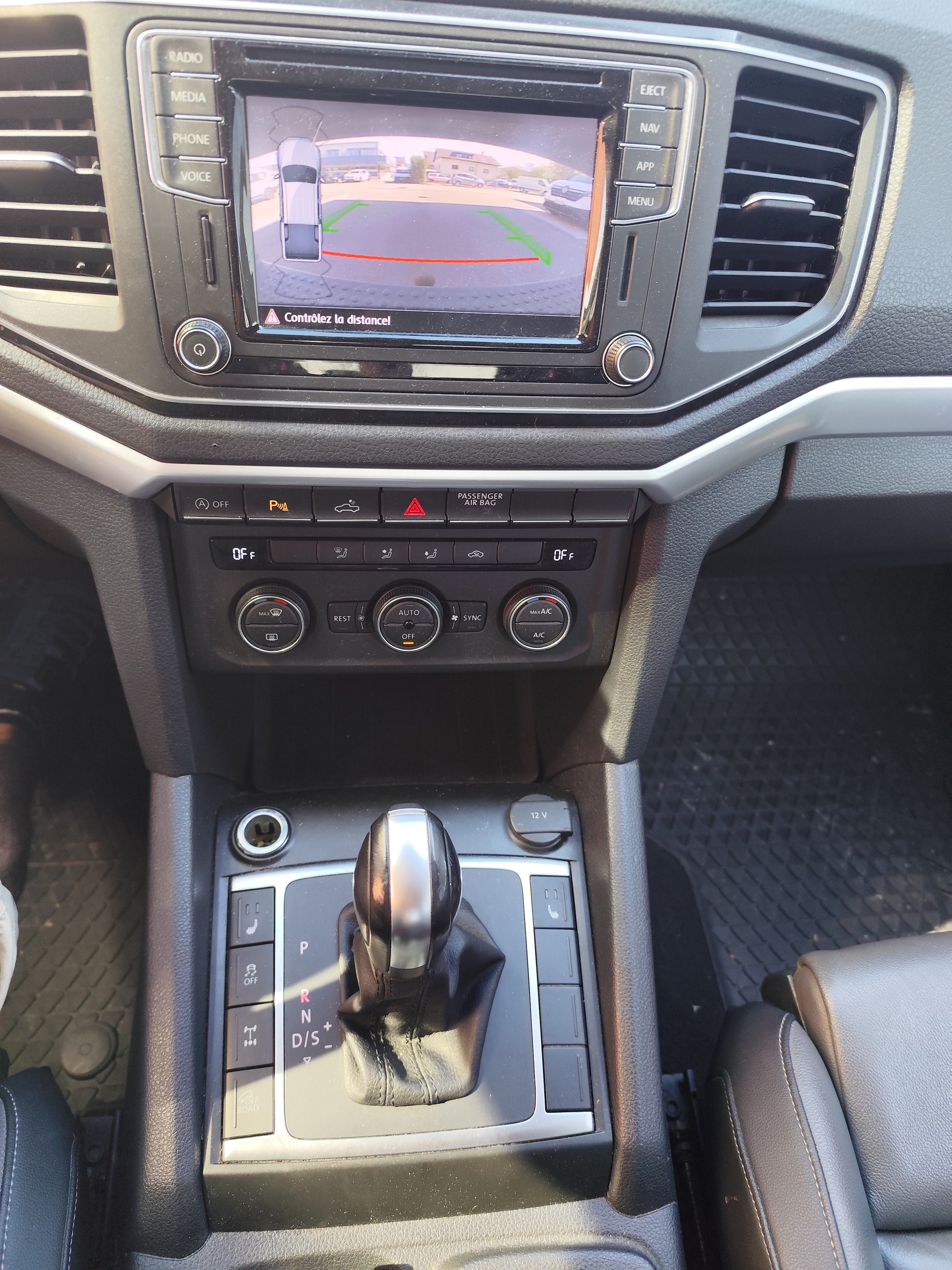 VW Amarok 3.0TDI Crossline 4Motion Automatic-image-11