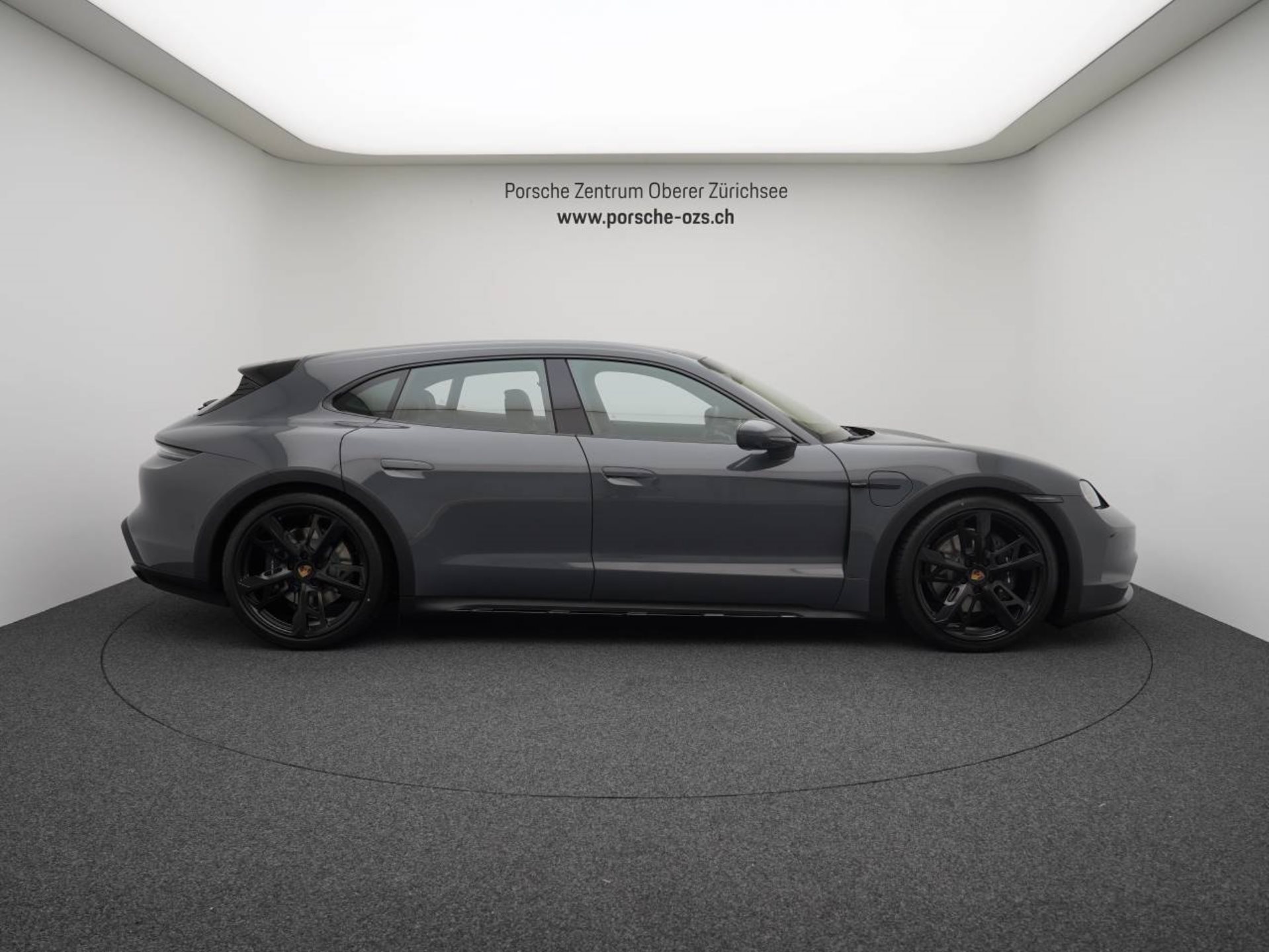 PORSCHE Taycan 4 Cross Turismo-image-7