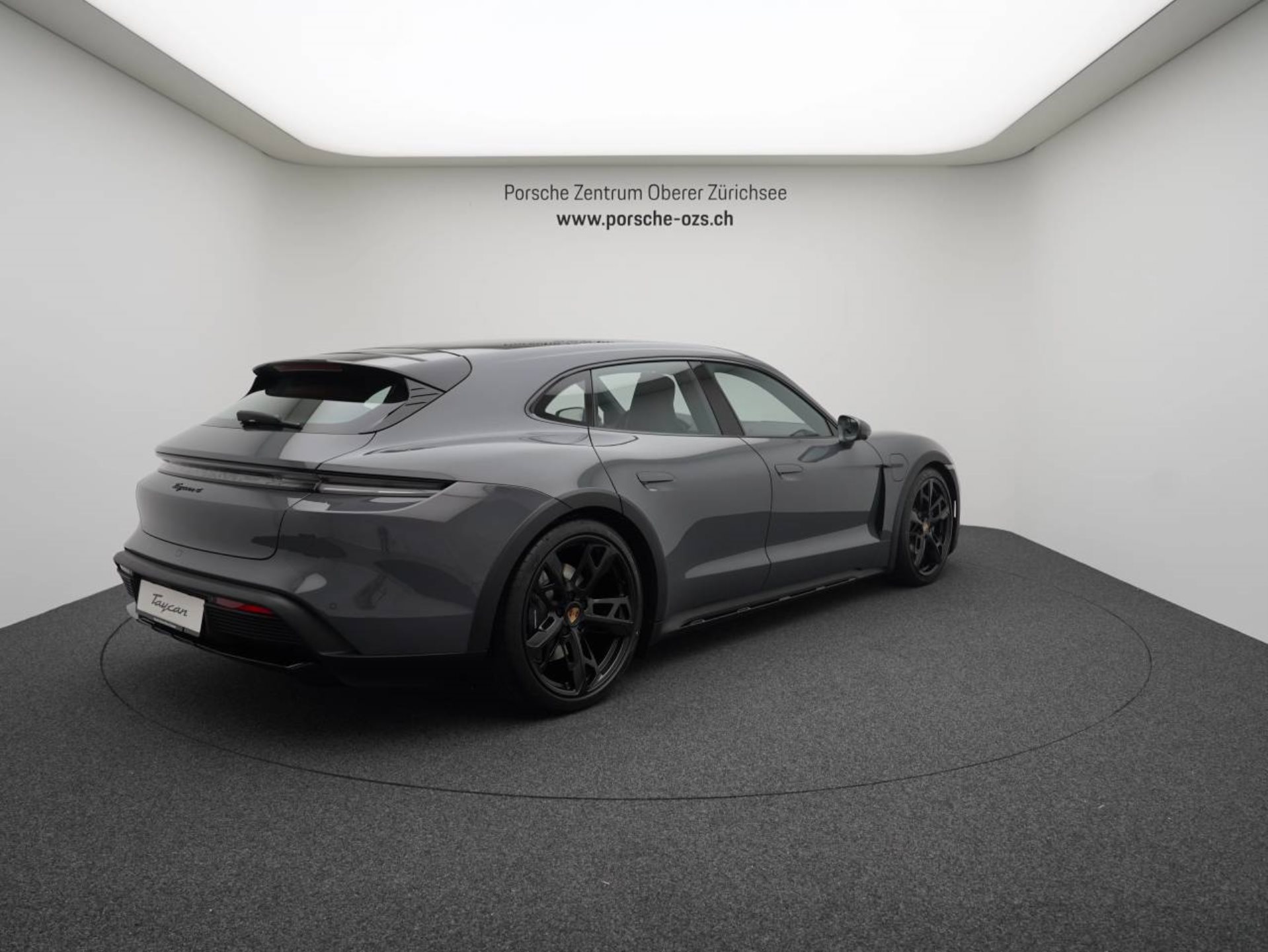 PORSCHE Taycan 4 Cross Turismo-image-6