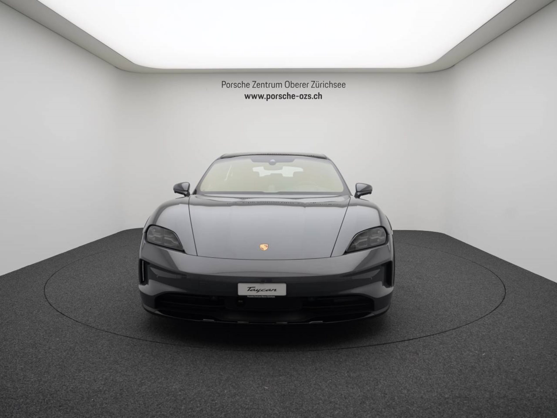 PORSCHE Taycan 4 Cross Turismo-image-9