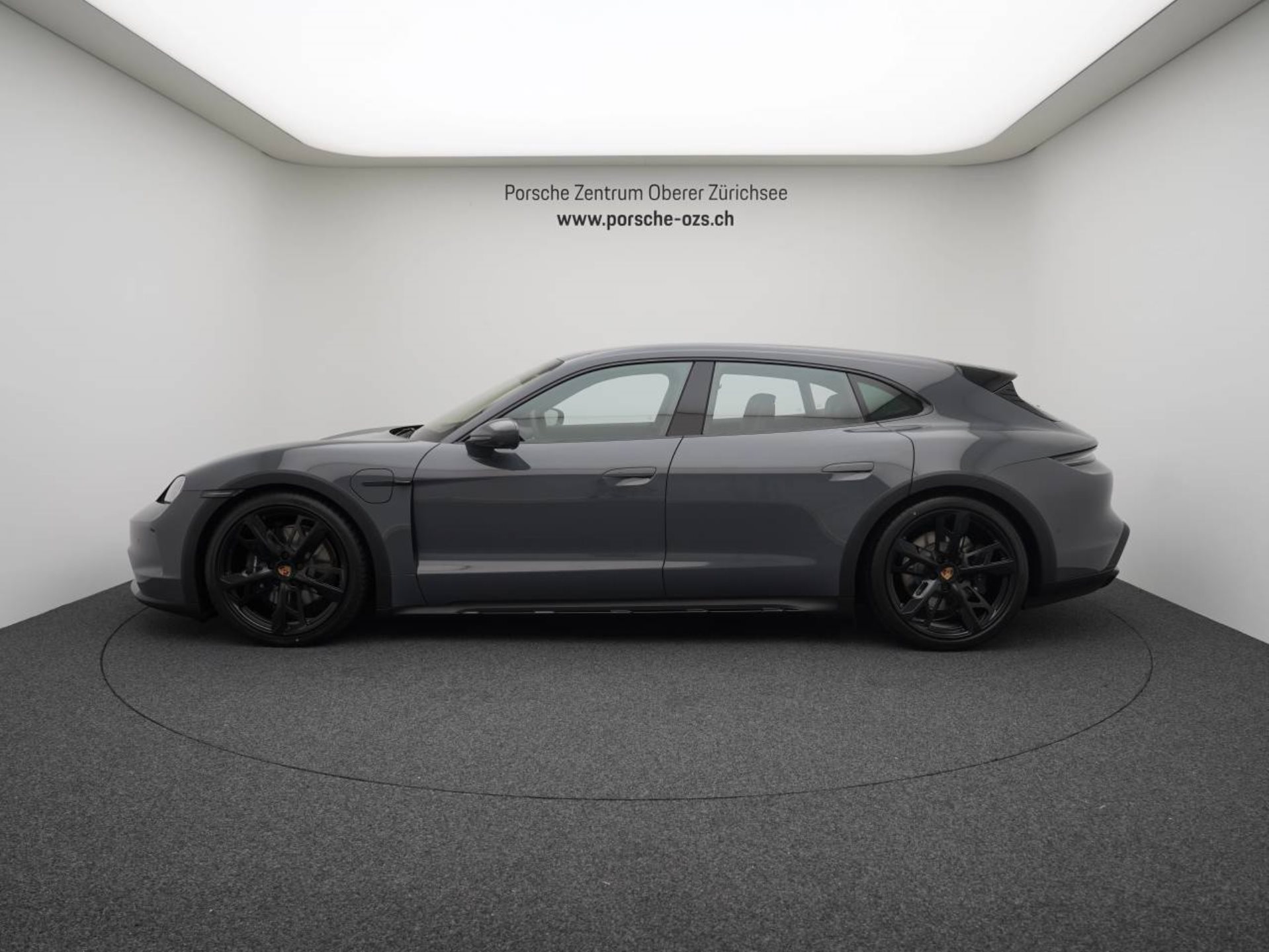 PORSCHE Taycan 4 Cross Turismo-image-1