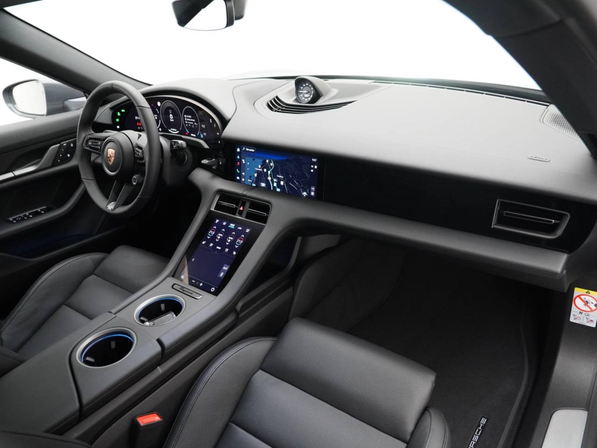 PORSCHE Taycan 4 Cross Turismo-image-28