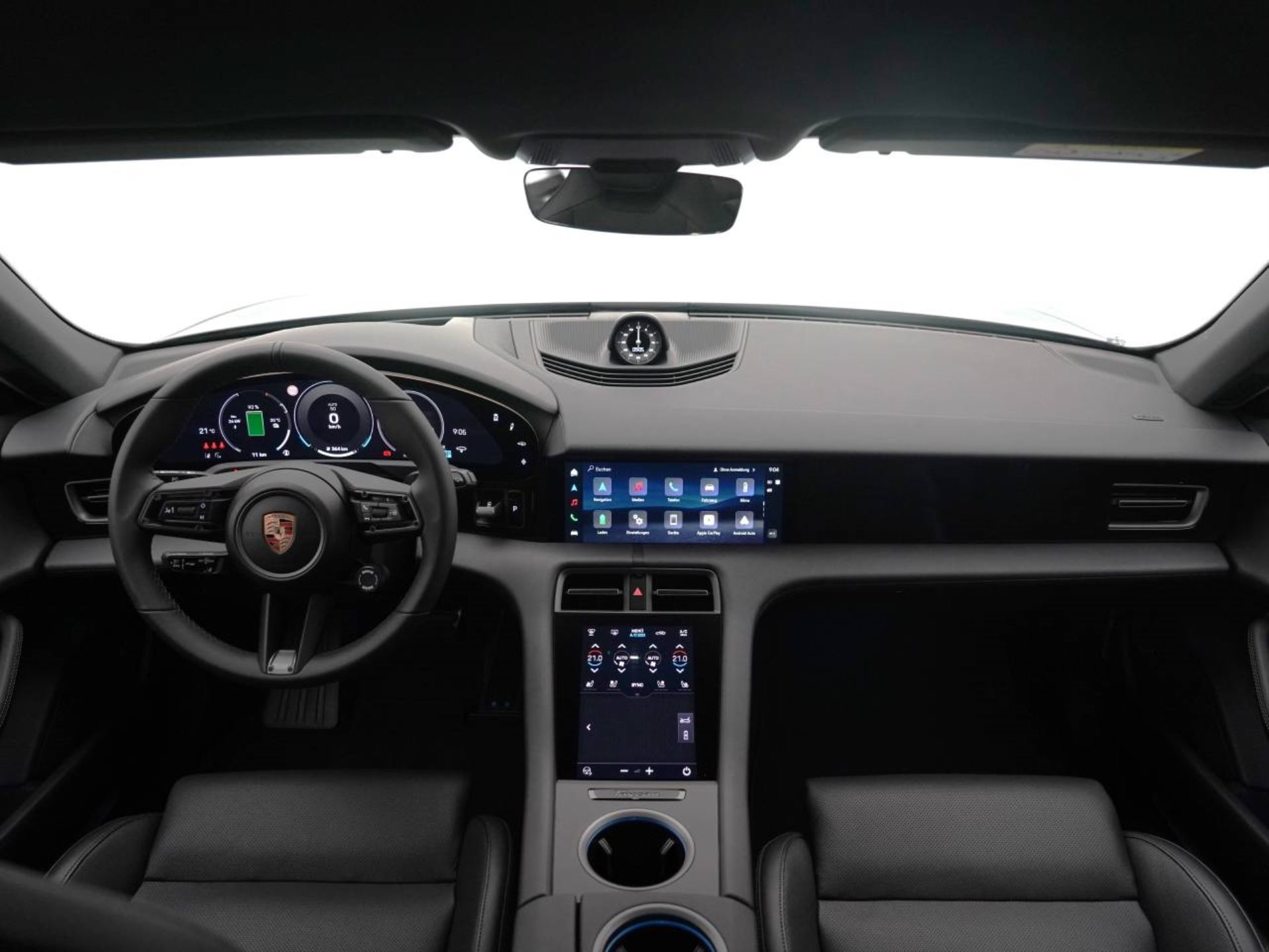 PORSCHE Taycan 4 Cross Turismo-image-18