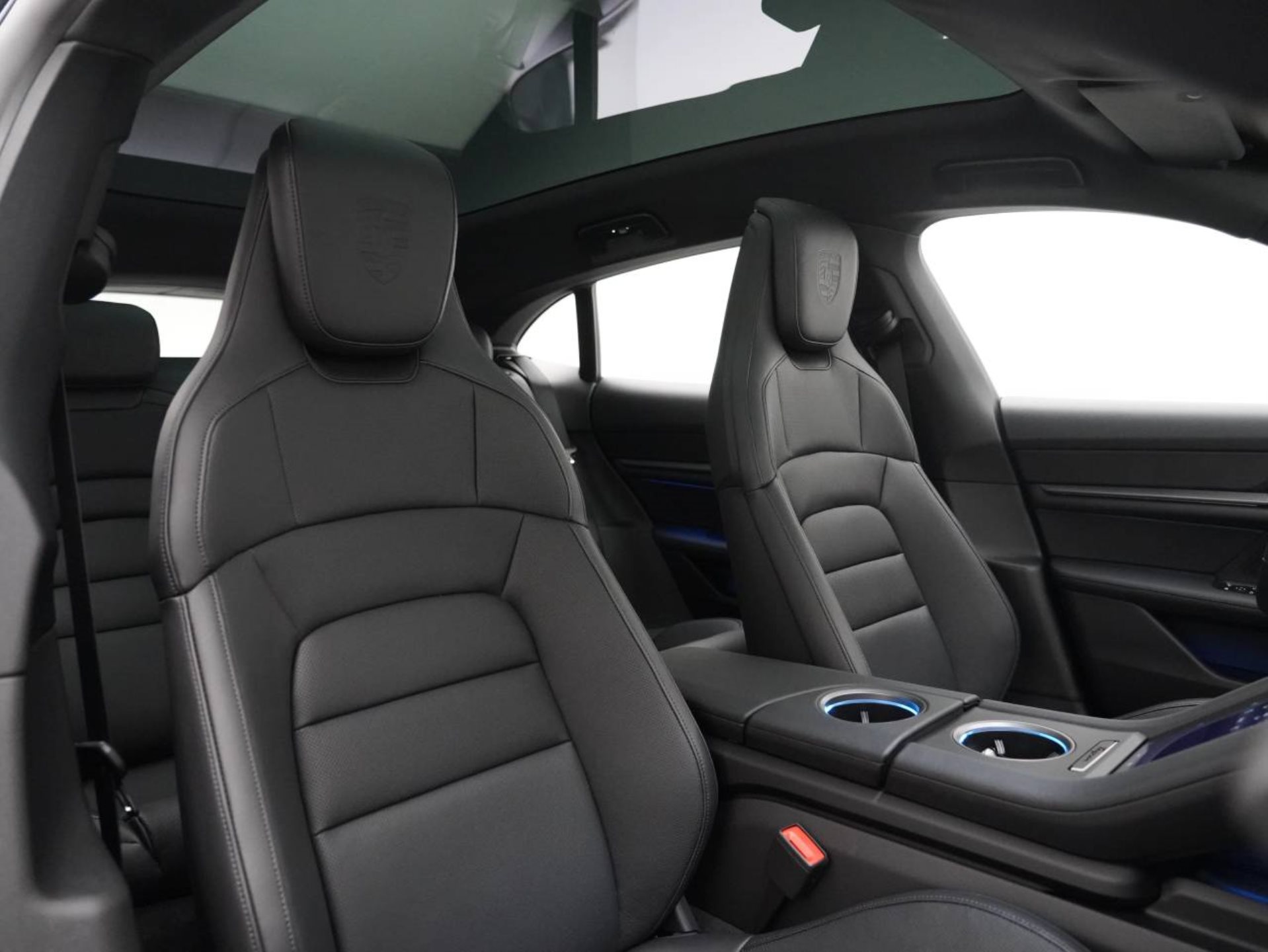 PORSCHE Taycan 4 Cross Turismo-image-30