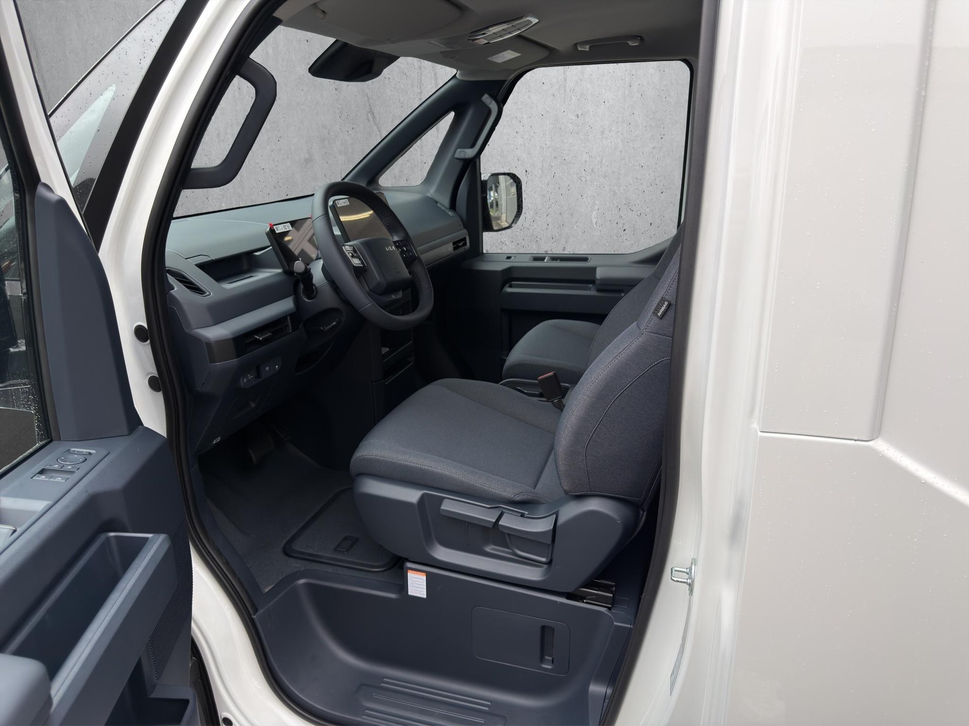 KIA PV5 Cargo 71.2 kWh Plus-image-7