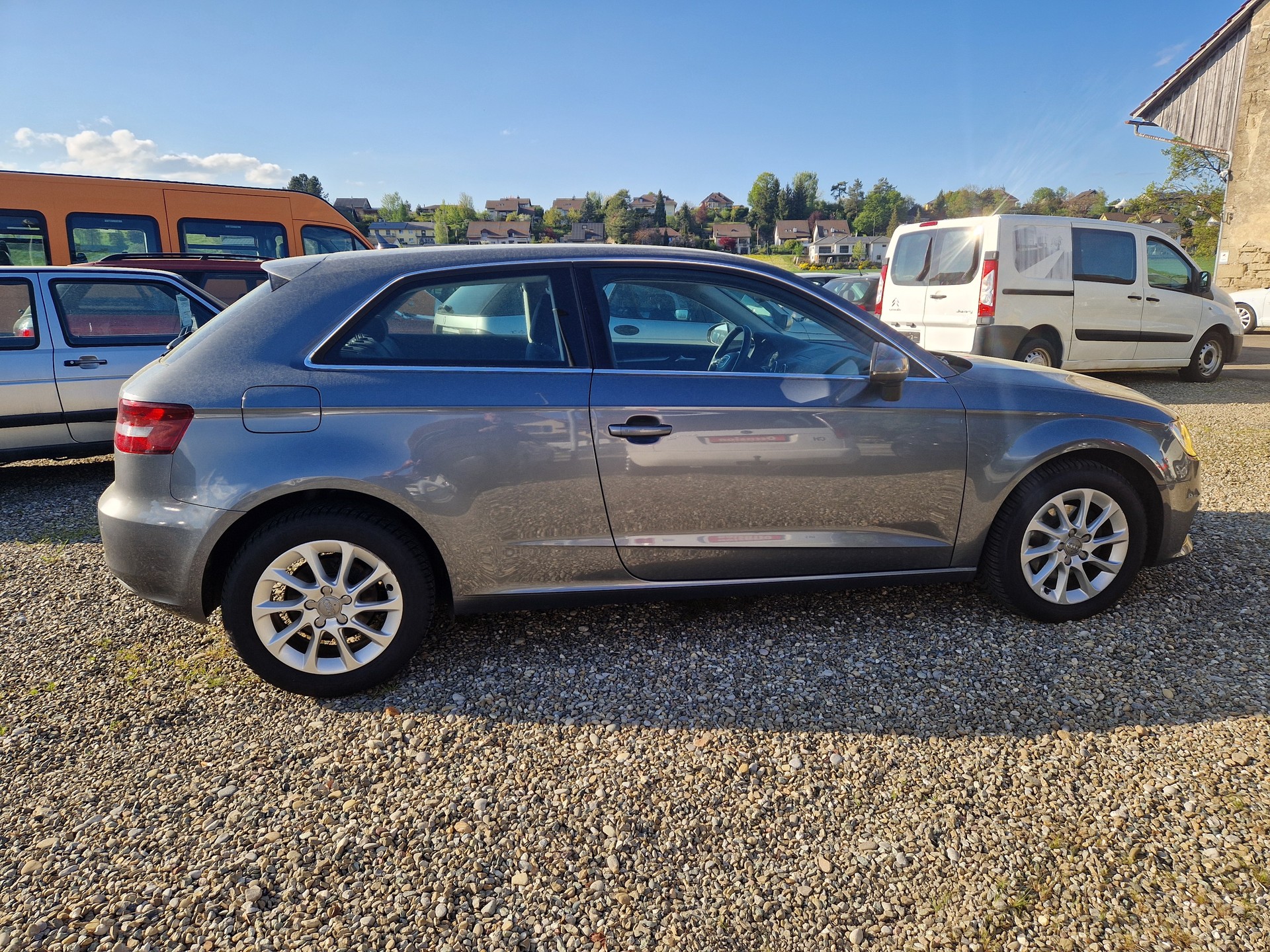 AUDI A3 1.6 TDI Attraction-image-7