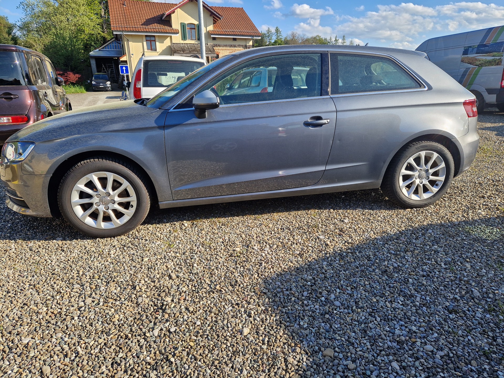 AUDI A3 1.6 TDI Attraction-image-9