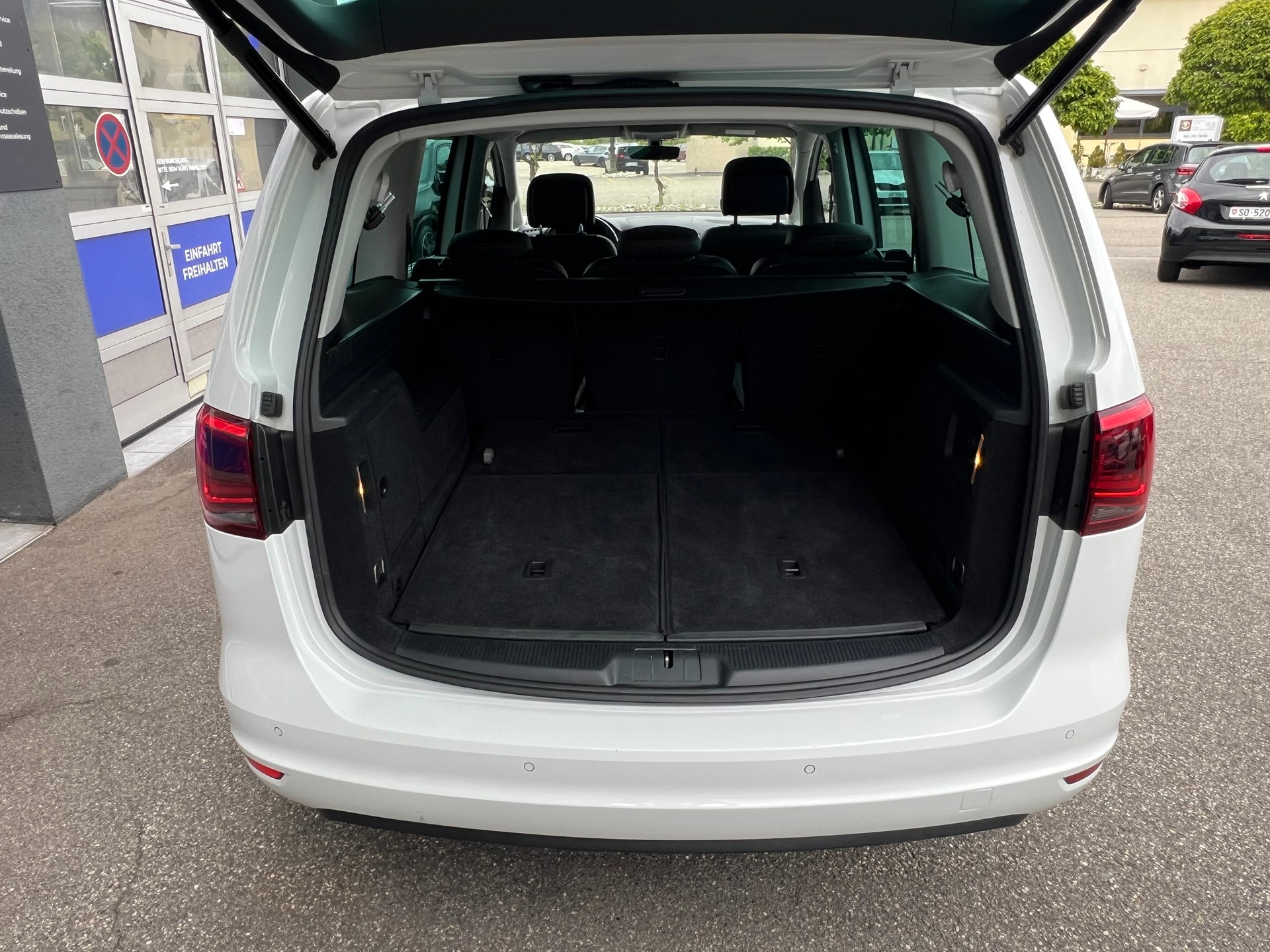 SEAT Alhambra 2.0 TSI 220 FR Line DSG * MJ 2018 * 7 Plätze *-image-14
