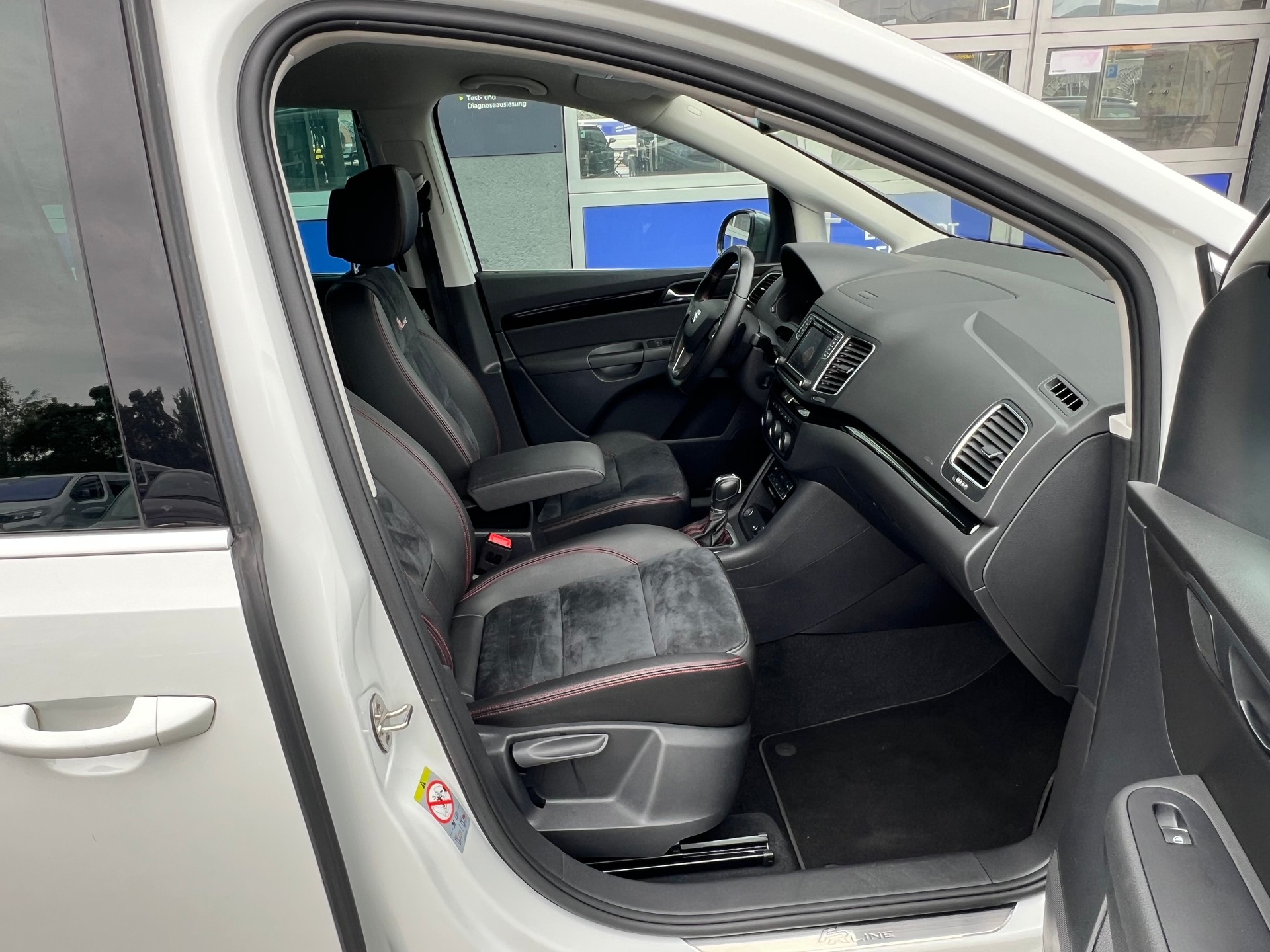 SEAT Alhambra 2.0 TSI 220 FR Line DSG * MJ 2018 * 7 Plätze *-image-12