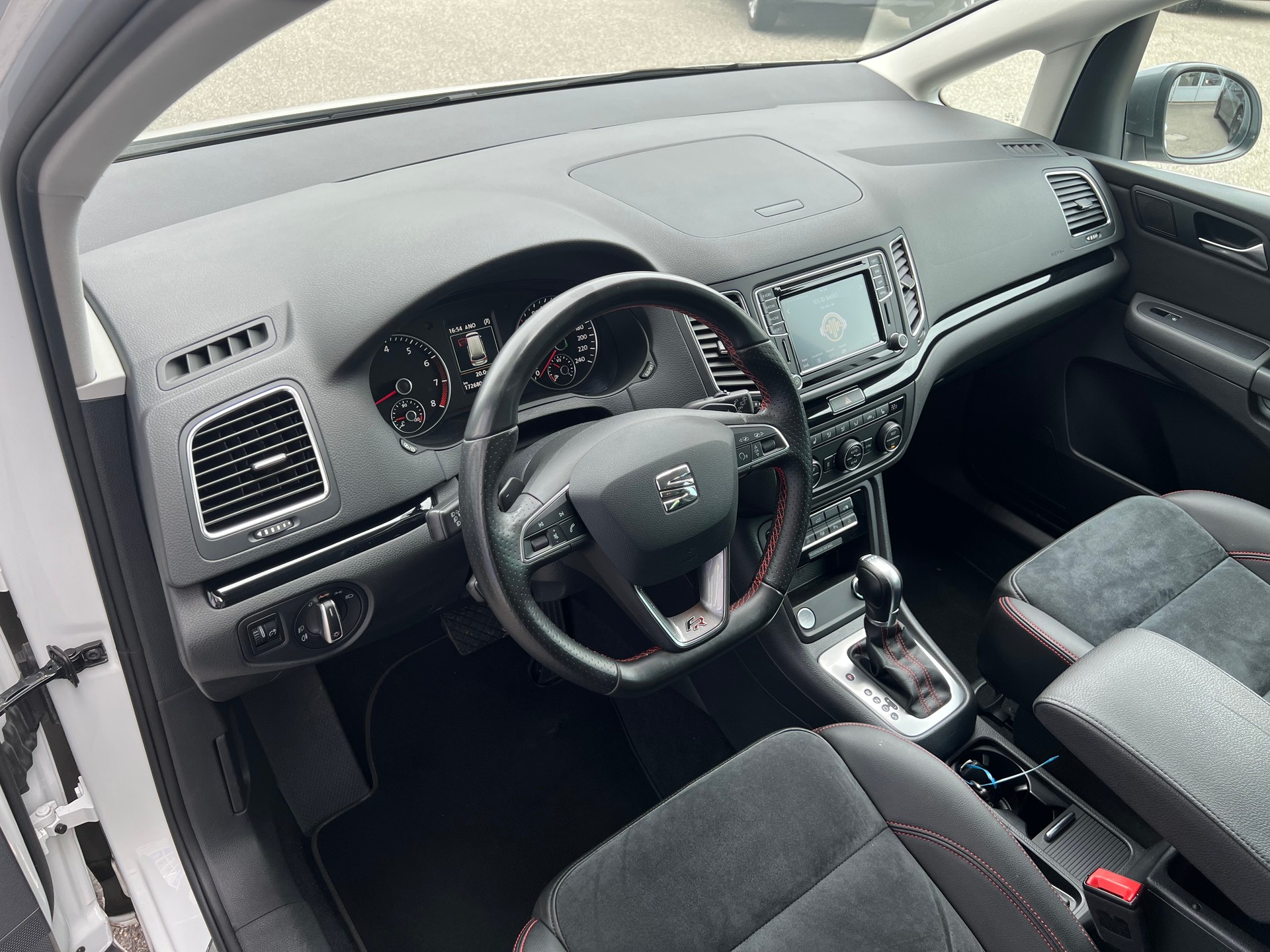 SEAT Alhambra 2.0 TSI 220 FR Line DSG * MJ 2018 * 7 Plätze *-image-8
