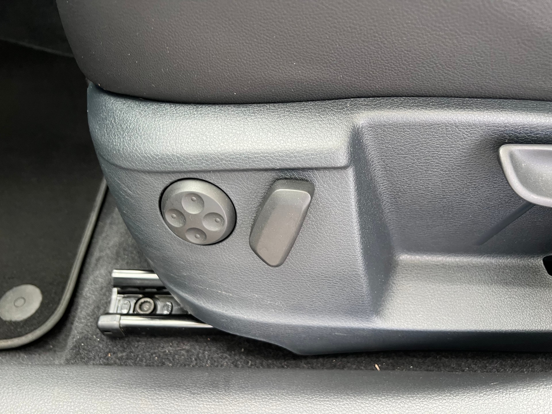 SEAT Alhambra 2.0 TSI 220 FR Line DSG * MJ 2018 * 7 Plätze *-image-16