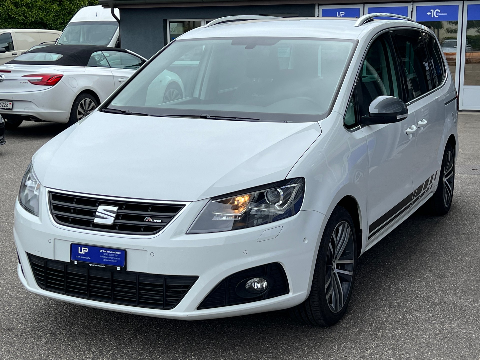 SEAT Alhambra 2.0 TSI 220 FR Line DSG * MJ 2018 * 7 Plätze *-showroom-element-1