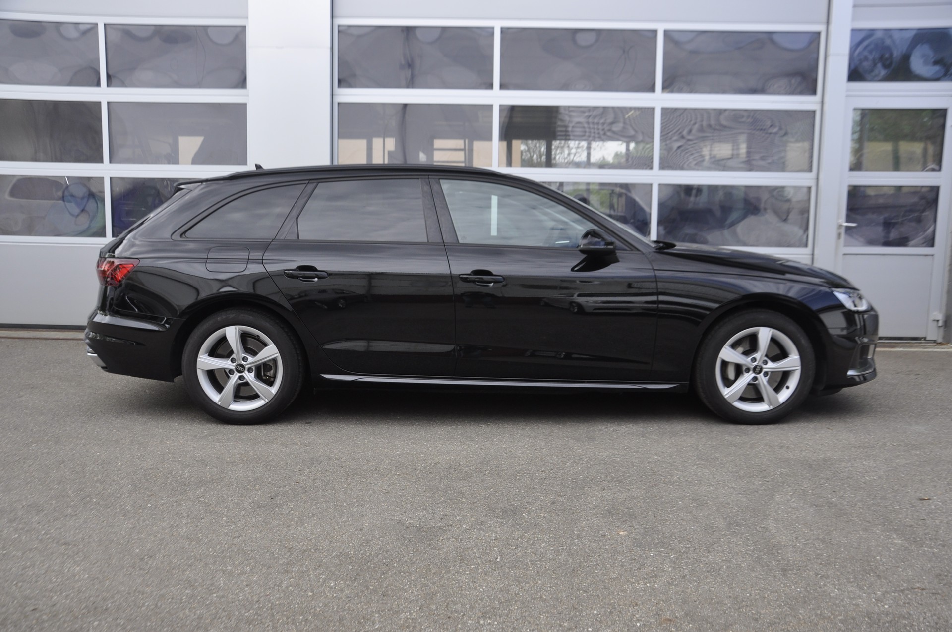 AUDI A4 Avant 50 TDI advanced quattro tiptronic I Standheizung-image-1
