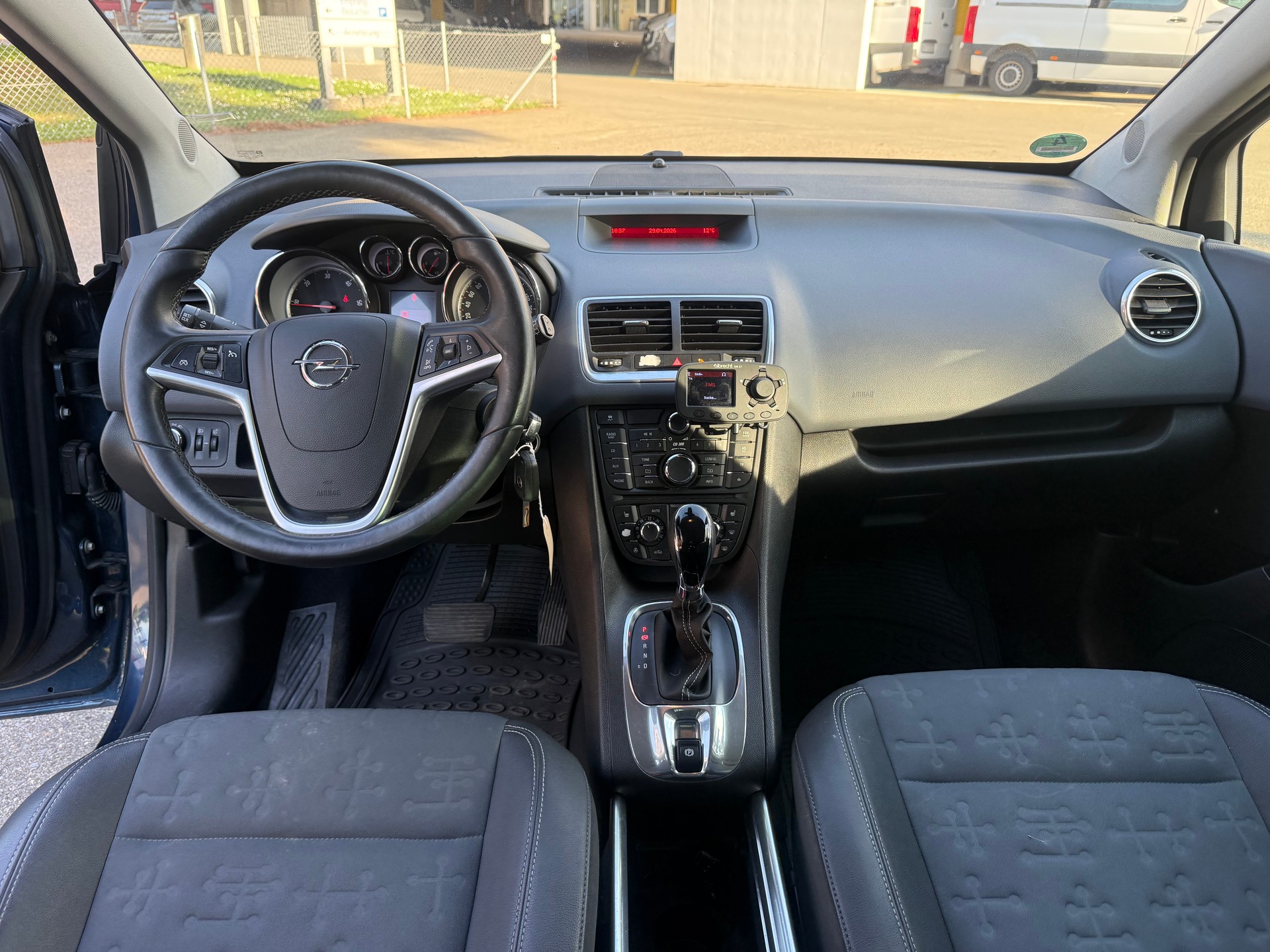 OPEL Meriva 1.7 CDTi Enjoy Automatic-image-6