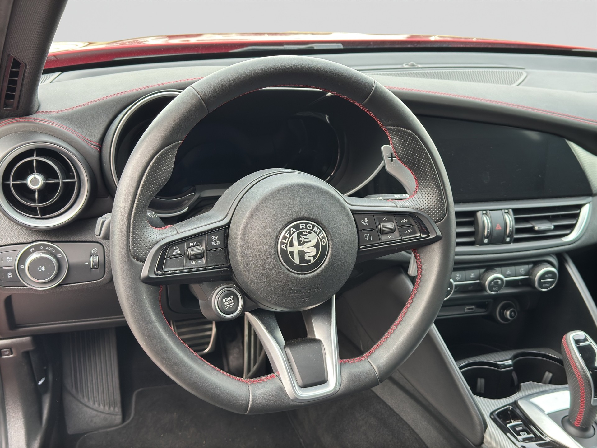 ALFA ROMEO Giulia 2.0 Competizione Q4 AT8-image-10