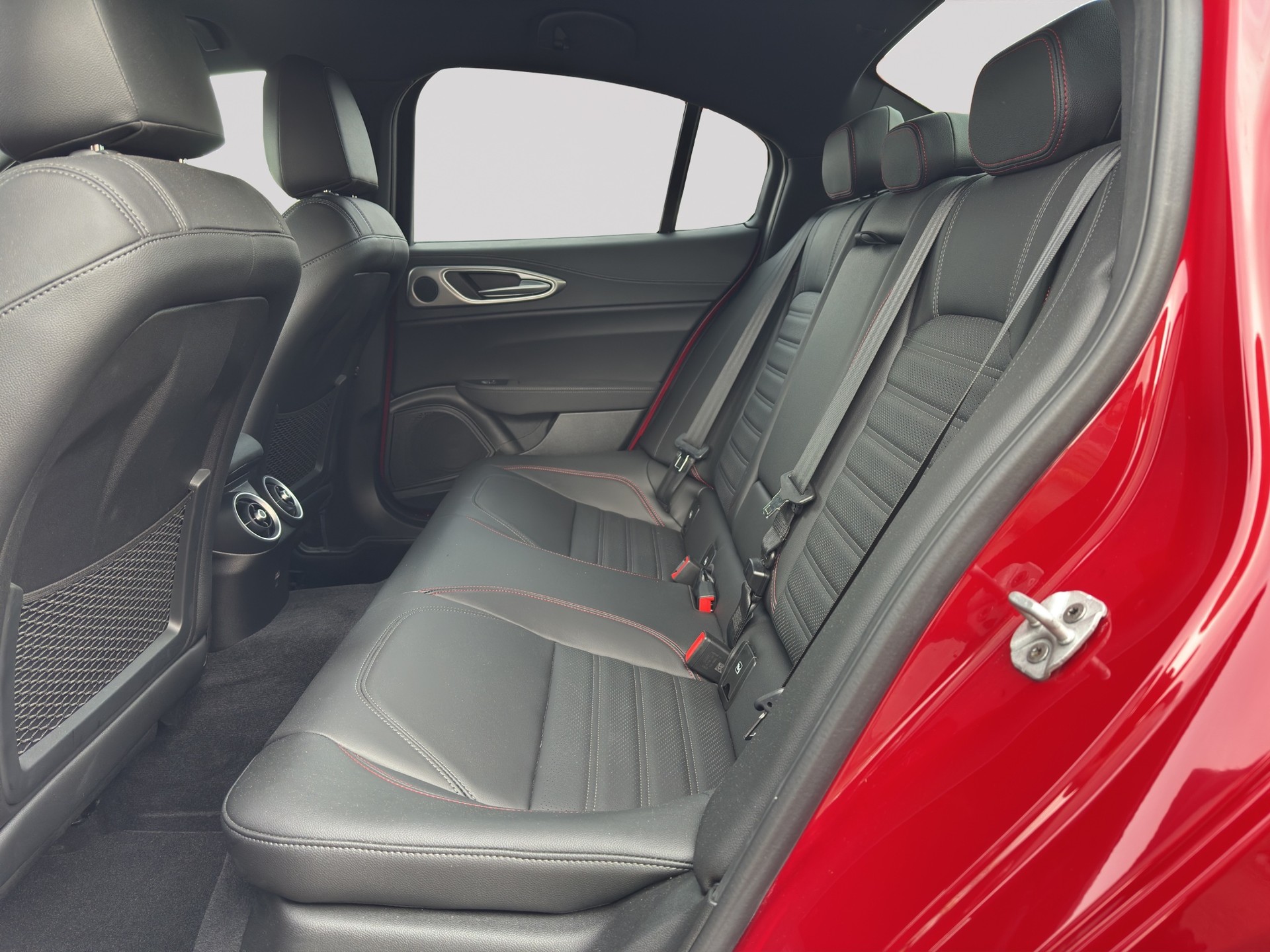 ALFA ROMEO Giulia 2.0 Competizione Q4 AT8-image-7