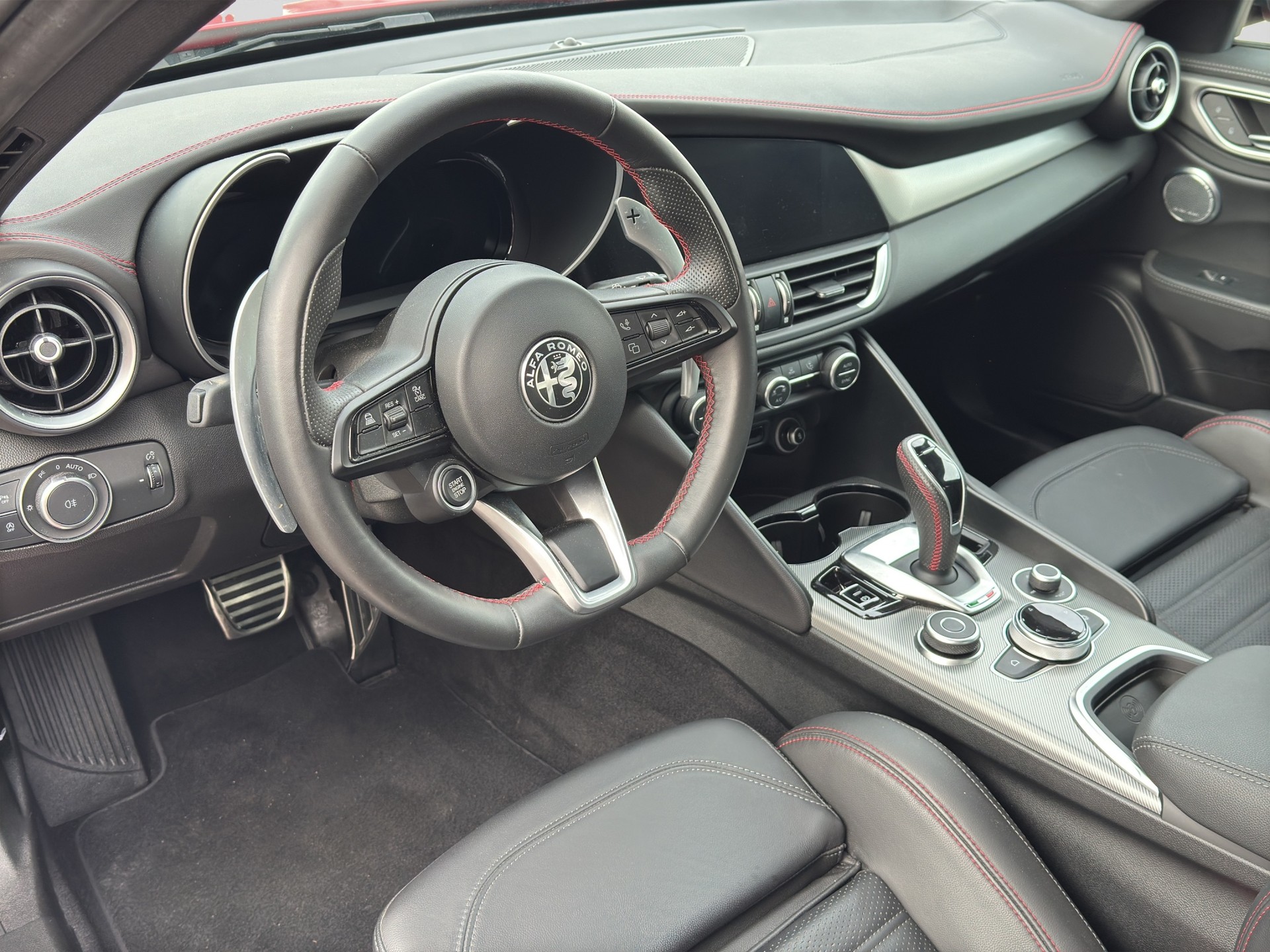 ALFA ROMEO Giulia 2.0 Competizione Q4 AT8-image-6