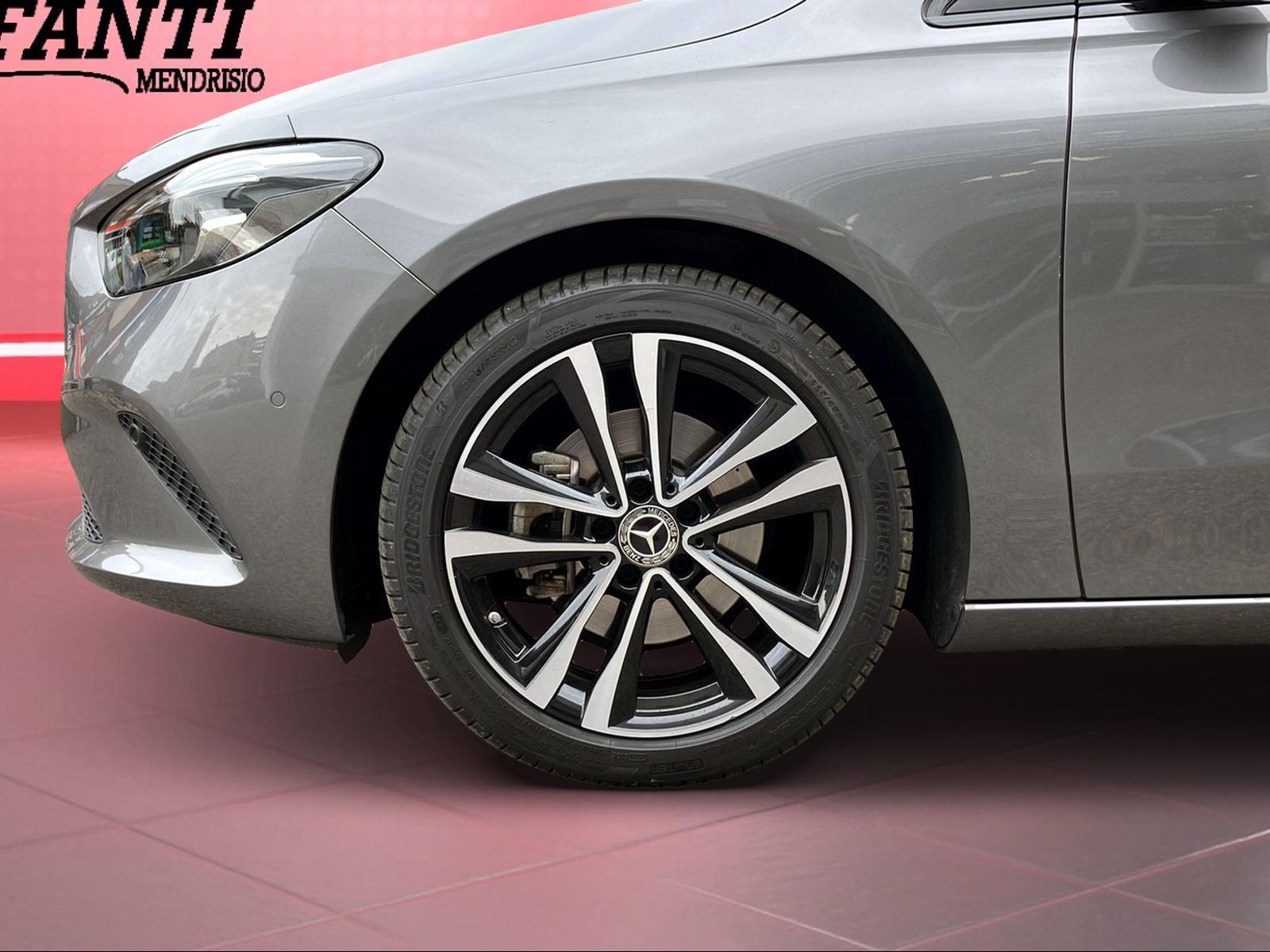 MERCEDES-BENZ B 200 Night Star AMG Line-image-2